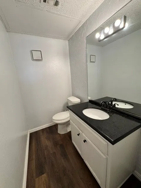 Townhouse For Sale in Dallas County , 2411 Northlake Court, Irving, Texas 75038, 2 Bedroom, 3 Bathroom, Garage spaces, 1,176 Sqft, built in 1983, mls#21361977, Real Estate Agent in Irving, Homes For Sale in Dallas county, Homes For Sale in Irving, Realtor in Irving Texas, Real Estate Brokerage Independent Realty Texas, Luminita Cordes Realtor