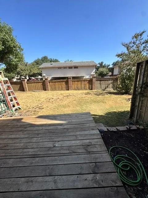 Townhouse For Sale in Dallas County , 2411 Northlake Court, Irving, Texas 75038, 2 Bedroom, 3 Bathroom, Garage spaces, 1,176 Sqft, built in 1983, mls#21361977, Real Estate Agent in Irving, Homes For Sale in Dallas county, Homes For Sale in Irving, Realtor in Irving Texas, Real Estate Brokerage Independent Realty Texas, Luminita Cordes Realtor