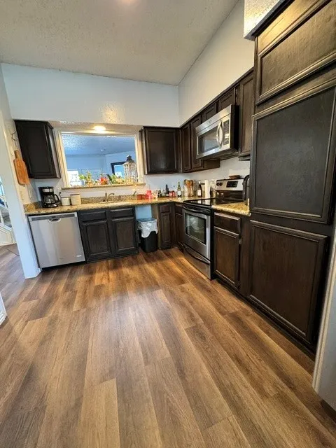 Townhouse For Sale in Dallas County , 2411 Northlake Court, Irving, Texas 75038, 2 Bedroom, 3 Bathroom, Garage spaces, 1,176 Sqft, built in 1983, mls#21361977, Real Estate Agent in Irving, Homes For Sale in Dallas county, Homes For Sale in Irving, Realtor in Irving Texas, Real Estate Brokerage Independent Realty Texas, Luminita Cordes Realtor