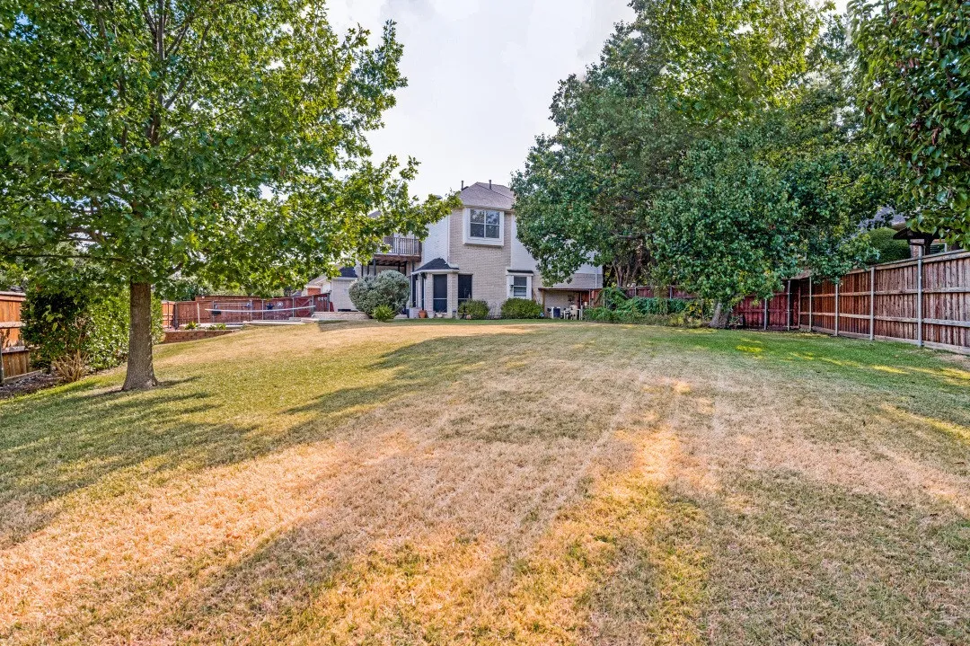 Single Family Residence For Sale in Denton County , 5904 Stewart Circle, The Colony, Texas 75056, 4 Bedroom, 4 Bathroom, 2 Garage spaces, 2,659 Sqft, built in 1996, mls#21360265, Real Estate Agent in The Colony, Homes For Sale in Denton county, Homes For Sale in The Colony, Realtor in The Colony Texas, Real Estate Brokerage Independent Realty Texas, Luminita Cordes Realtor