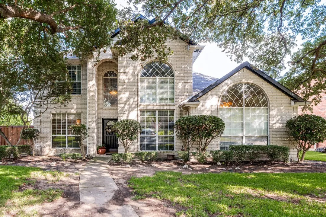 Single Family Residence For Sale in Denton County , 5904 Stewart Circle, The Colony, Texas 75056, 4 Bedroom, 4 Bathroom, 2 Garage spaces, 2,659 Sqft, built in 1996, mls#21360265, Real Estate Agent in The Colony, Homes For Sale in Denton county, Homes For Sale in The Colony, Realtor in The Colony Texas, Real Estate Brokerage Independent Realty Texas, Luminita Cordes Realtor