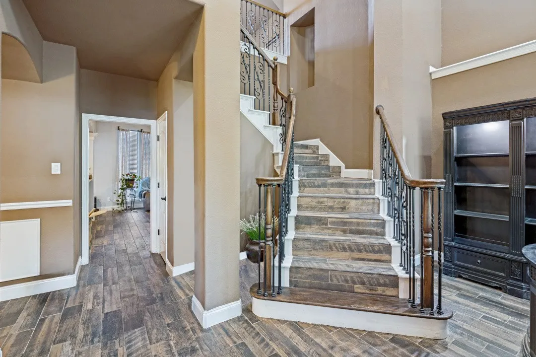 Single Family Residence For Sale in Denton County , 5904 Stewart Circle, The Colony, Texas 75056, 4 Bedroom, 4 Bathroom, 2 Garage spaces, 2,659 Sqft, built in 1996, mls#21360265, Real Estate Agent in The Colony, Homes For Sale in Denton county, Homes For Sale in The Colony, Realtor in The Colony Texas, Real Estate Brokerage Independent Realty Texas, Luminita Cordes Realtor