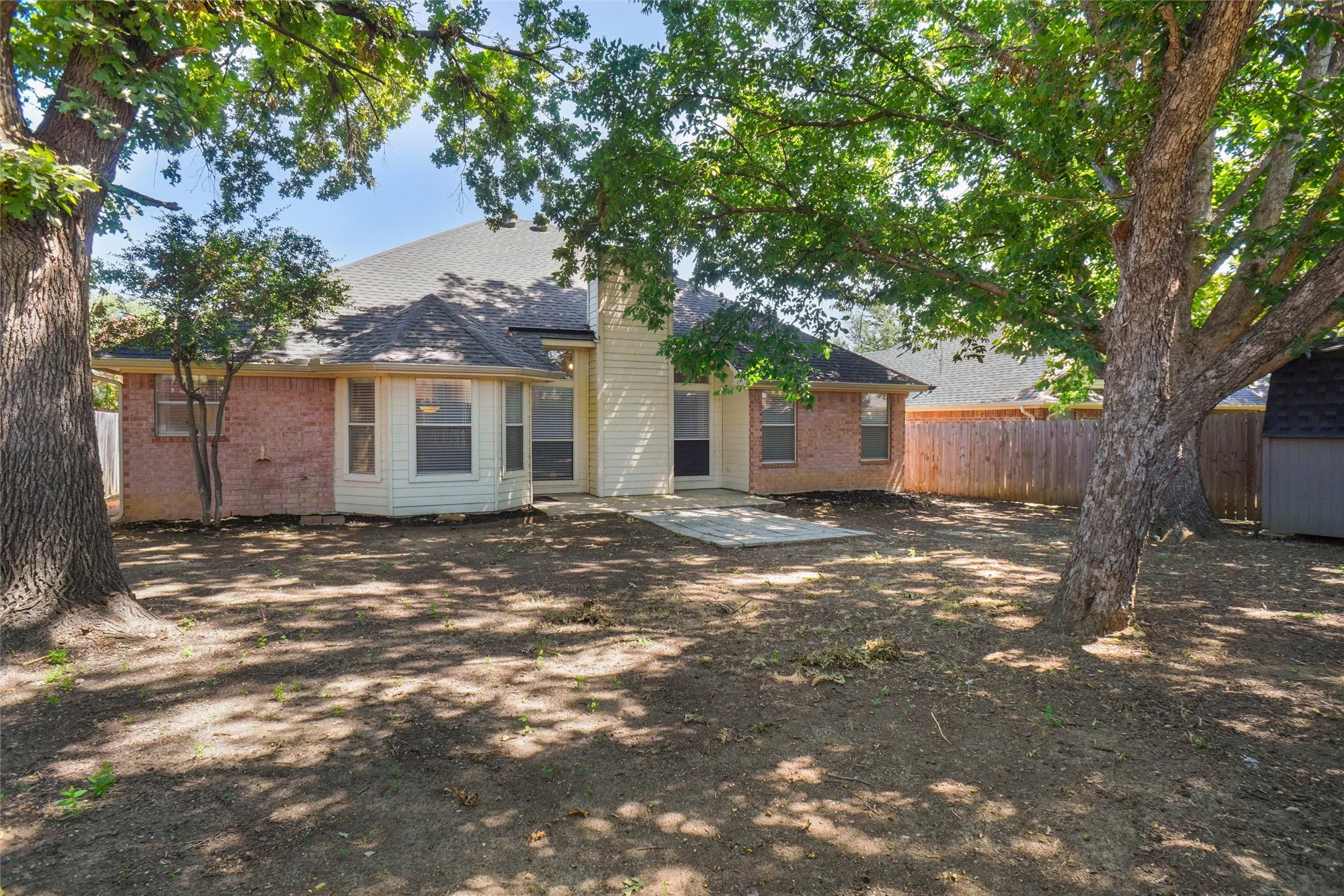 Single Family Residence For Rent in Tarrant County , 1025 Westgrove Drive, Saginaw, Texas 76179, 3 Bedroom, 2 Bathroom, 2 Garage spaces, 1,619 Sqft, built in 1994, mls#21361978, Real Estate Agent in Saginaw, Homes For Rent in Tarrant county, Homes For Rent in Saginaw, Realtor in Saginaw Texas, Real Estate Brokerage Independent Realty Texas, Luminita Cordes Realtor