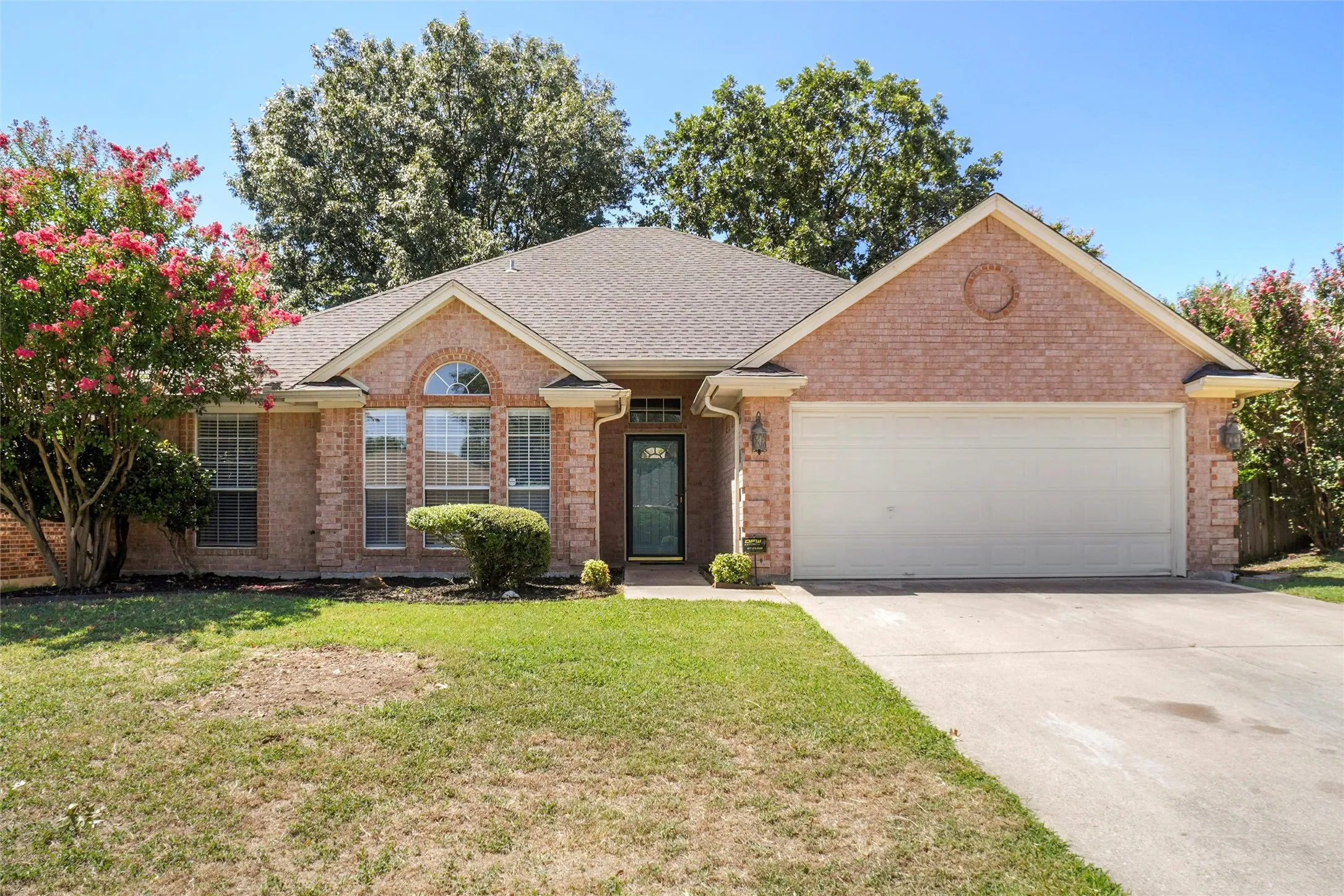 Single Family Residence For Rent in Tarrant County , 1025 Westgrove Drive, Saginaw, Texas 76179, 3 Bedroom, 2 Bathroom, 2 Garage spaces, 1,619 Sqft, built in 1994, mls#21361978, Real Estate Agent in Saginaw, Homes For Rent in Tarrant county, Homes For Rent in Saginaw, Realtor in Saginaw Texas, Real Estate Brokerage Independent Realty Texas, Luminita Cordes Realtor