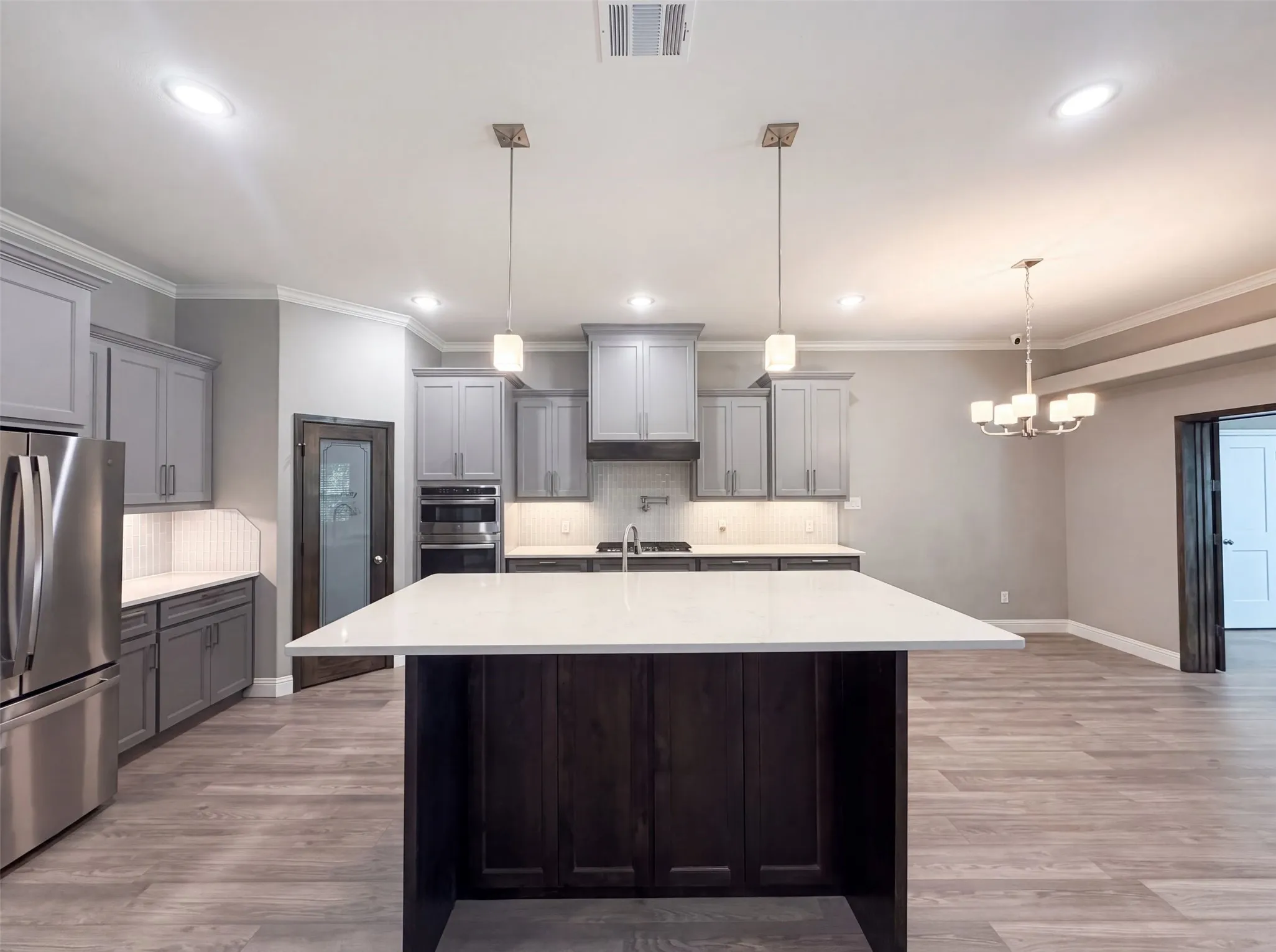 Single Family Residence For Sale in Tarrant County , 8912 Holt Street, Lakeside, Texas 76135, 4 Bedroom, 3 Bathroom, 2 Garage spaces, 2,582 Sqft, built in 2024, mls#21361988, Real Estate Agent in Lakeside, Homes For Sale in Tarrant county, Homes For Sale in Lakeside, Realtor in Lakeside Texas, Real Estate Brokerage Independent Realty Texas, Luminita Cordes Realtor