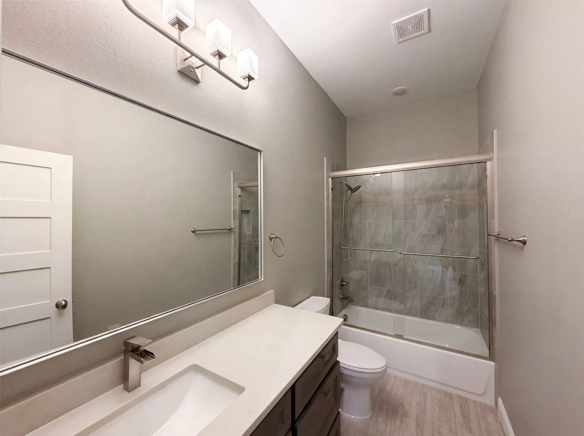 Single Family Residence For Sale in Tarrant County , 8912 Holt Street, Lakeside, Texas 76135, 4 Bedroom, 3 Bathroom, 2 Garage spaces, 2,582 Sqft, built in 2024, mls#21361988, Real Estate Agent in Lakeside, Homes For Sale in Tarrant county, Homes For Sale in Lakeside, Realtor in Lakeside Texas, Real Estate Brokerage Independent Realty Texas, Luminita Cordes Realtor