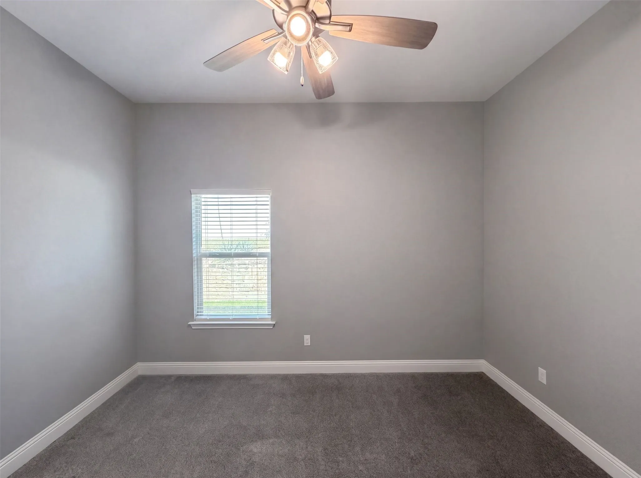 Single Family Residence For Sale in Tarrant County , 8912 Holt Street, Lakeside, Texas 76135, 4 Bedroom, 3 Bathroom, 2 Garage spaces, 2,582 Sqft, built in 2024, mls#21361988, Real Estate Agent in Lakeside, Homes For Sale in Tarrant county, Homes For Sale in Lakeside, Realtor in Lakeside Texas, Real Estate Brokerage Independent Realty Texas, Luminita Cordes Realtor