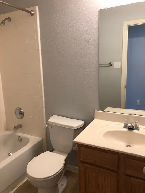 2nd Floor Bath