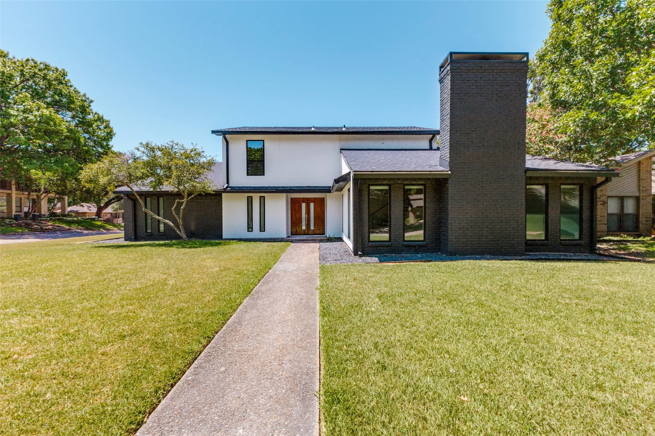 Single Family Residence For Sale in Rockwall County , 201 Rainbow Circle, Rockwall, Texas 75032, 4 Bedroom, 4 Bathroom, 2 Garage spaces, 3,031 Sqft, built in 1980, mls#21359236, Real Estate Agent in Rockwall, Homes For Sale in Rockwall county, Homes For Sale in Rockwall, Realtor in Rockwall Texas, Real Estate Brokerage Independent Realty Texas, Luminita Cordes Realtor