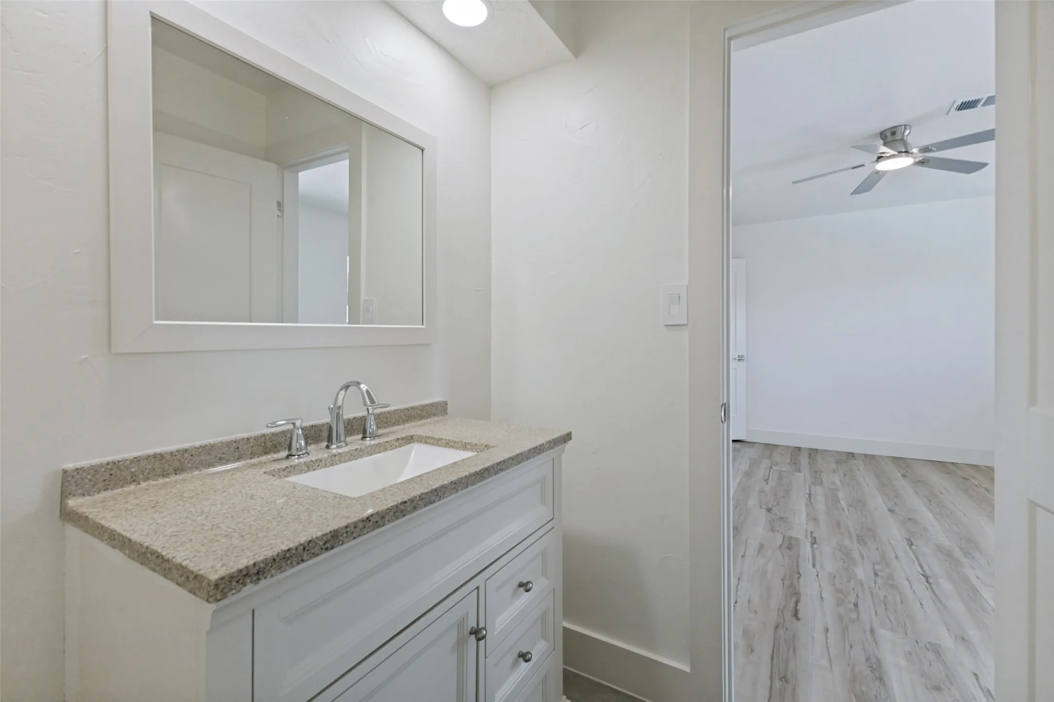 Single Family Residence For Sale in Rockwall County , 201 Rainbow Circle, Rockwall, Texas 75032, 4 Bedroom, 4 Bathroom, 2 Garage spaces, 3,031 Sqft, built in 1980, mls#21359236, Real Estate Agent in Rockwall, Homes For Sale in Rockwall county, Homes For Sale in Rockwall, Realtor in Rockwall Texas, Real Estate Brokerage Independent Realty Texas, Luminita Cordes Realtor