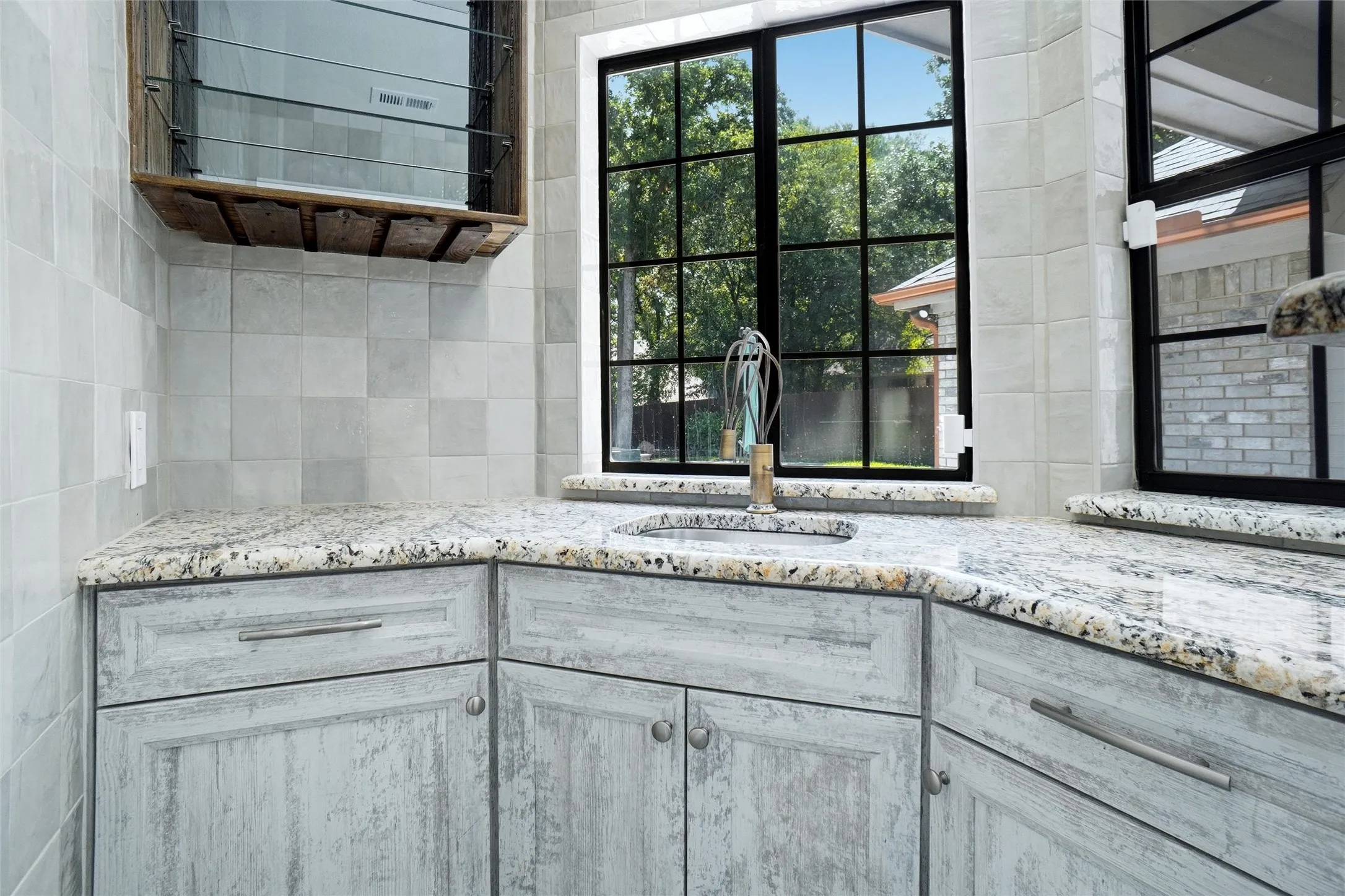 Wet bar