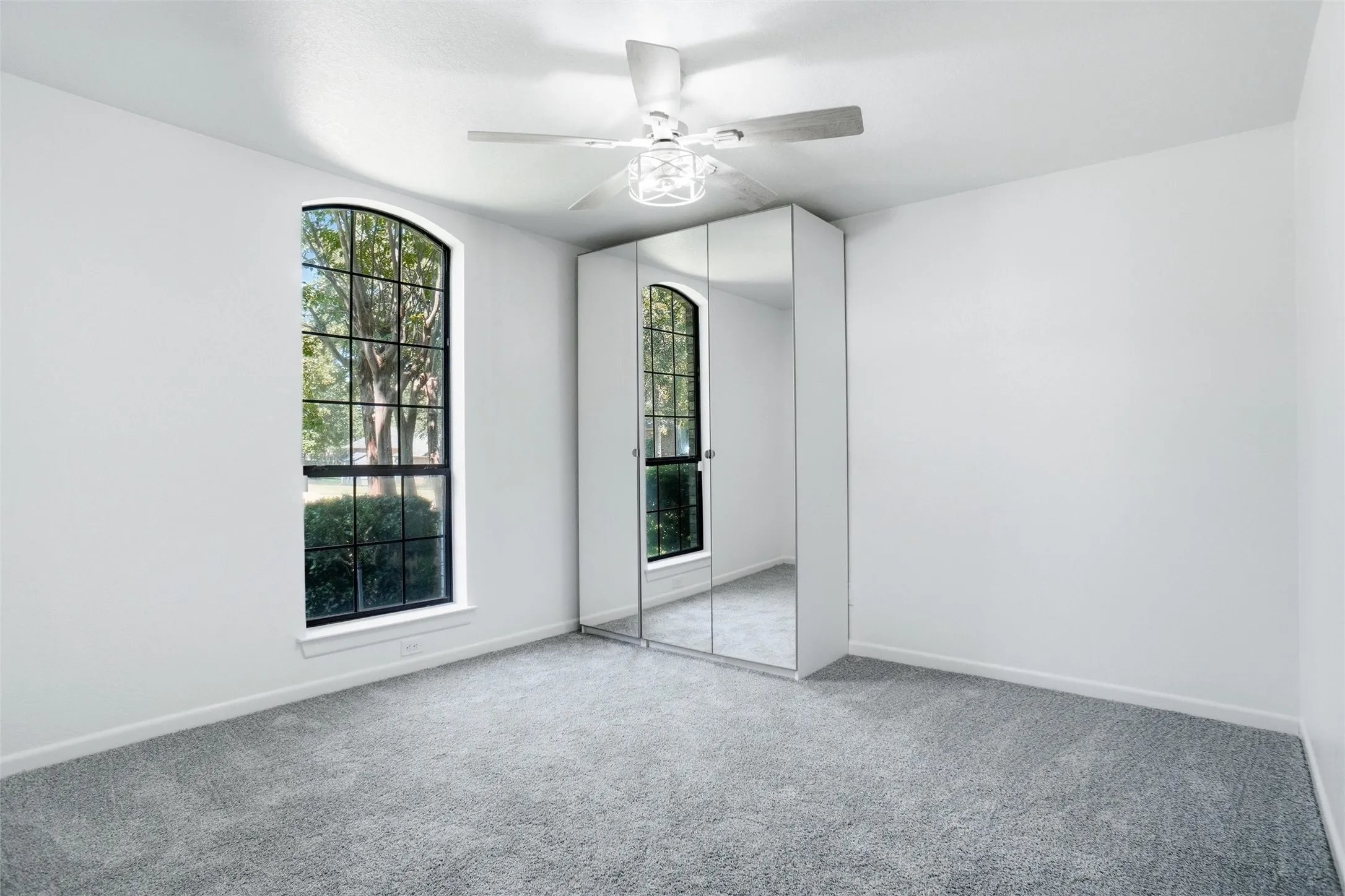 Single Family Residence For Sale in Tarrant County , 1409 Spars Court, Azle, Texas 76020, 3 Bedroom, 3 Bathroom, 2 Garage spaces, 2,159 Sqft, built in 1986, mls#21361011, Real Estate Agent in Azle, Homes For Sale in Tarrant county, Homes For Sale in Azle, Realtor in Azle Texas, Real Estate Brokerage Independent Realty Texas, Luminita Cordes Realtor