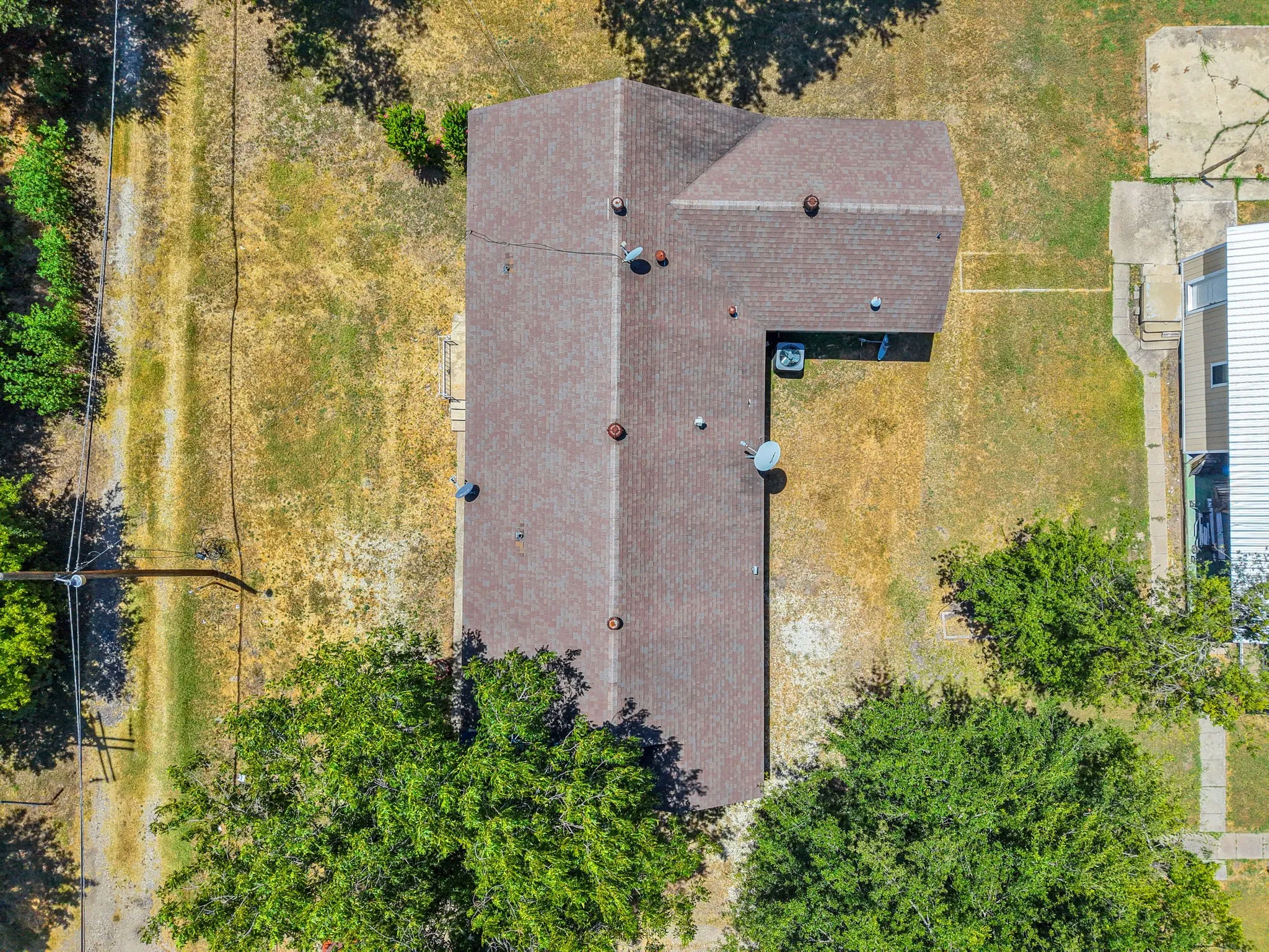 Single Family Residence For Sale in Falls County , 115 N College, Rosebud, Texas 76570, 3 Bedroom, 2 Bathroom, Garage spaces, 1,905 Sqft, built in 1945, mls#21360958, Real Estate Agent in Rosebud, Homes For Sale in Falls county, Homes For Sale in Rosebud, Realtor in Rosebud Texas, Real Estate Brokerage Independent Realty Texas, Luminita Cordes Realtor