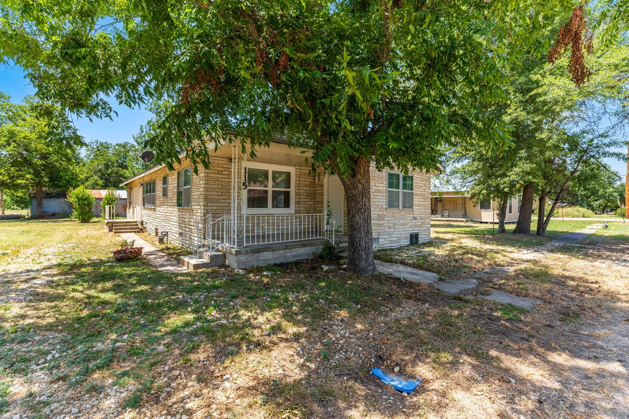 Single Family Residence For Sale in Falls County , 115 N College, Rosebud, Texas 76570, 3 Bedroom, 2 Bathroom, Garage spaces, 1,905 Sqft, built in 1945, mls#21360958, Real Estate Agent in Rosebud, Homes For Sale in Falls county, Homes For Sale in Rosebud, Realtor in Rosebud Texas, Real Estate Brokerage Independent Realty Texas, Luminita Cordes Realtor