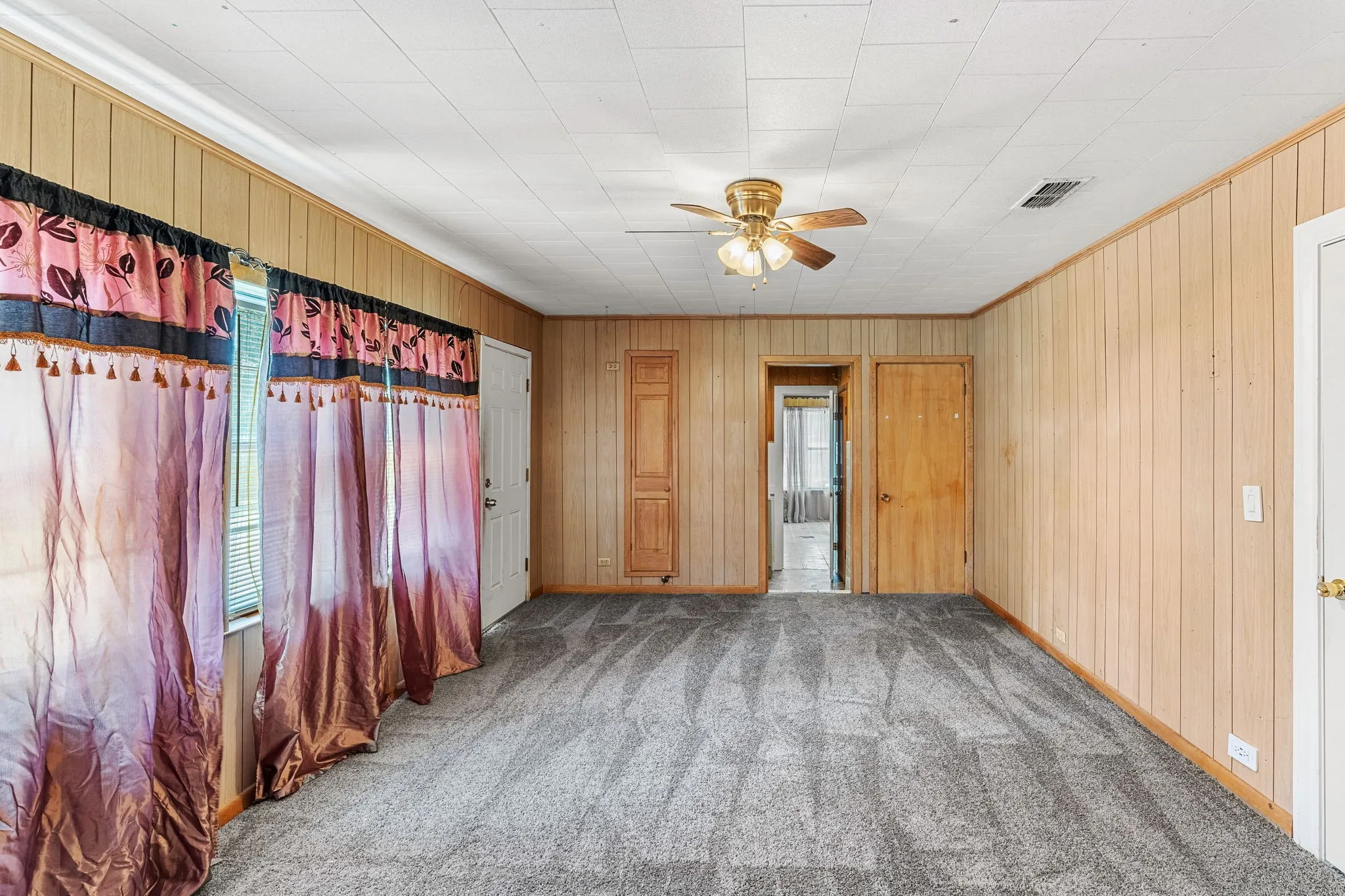 Single Family Residence For Sale in Falls County , 115 N College, Rosebud, Texas 76570, 3 Bedroom, 2 Bathroom, Garage spaces, 1,905 Sqft, built in 1945, mls#21360958, Real Estate Agent in Rosebud, Homes For Sale in Falls county, Homes For Sale in Rosebud, Realtor in Rosebud Texas, Real Estate Brokerage Independent Realty Texas, Luminita Cordes Realtor