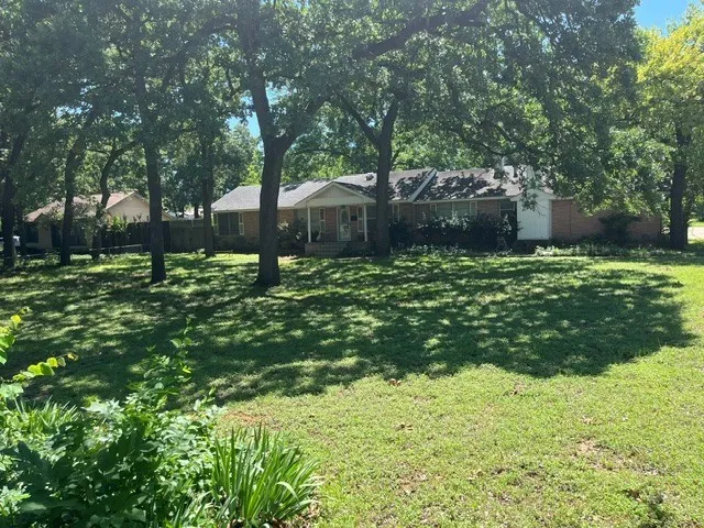 Single Family Residence For Rent in Tarrant County , 406 S Main Street, Euless, Texas 76040, 2 Bedroom, 2 Bathroom, Garage spaces, 1,495 Sqft, built in 1960, mls#21361939, Real Estate Agent in Euless, Homes For Rent in Tarrant county, Homes For Rent in Euless, Realtor in Euless Texas, Real Estate Brokerage Independent Realty Texas, Luminita Cordes Realtor