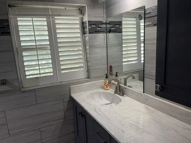 Single Family Residence For Rent in Tarrant County , 406 S Main Street, Euless, Texas 76040, 2 Bedroom, 2 Bathroom, Garage spaces, 1,495 Sqft, built in 1960, mls#21361939, Real Estate Agent in Euless, Homes For Rent in Tarrant county, Homes For Rent in Euless, Realtor in Euless Texas, Real Estate Brokerage Independent Realty Texas, Luminita Cordes Realtor