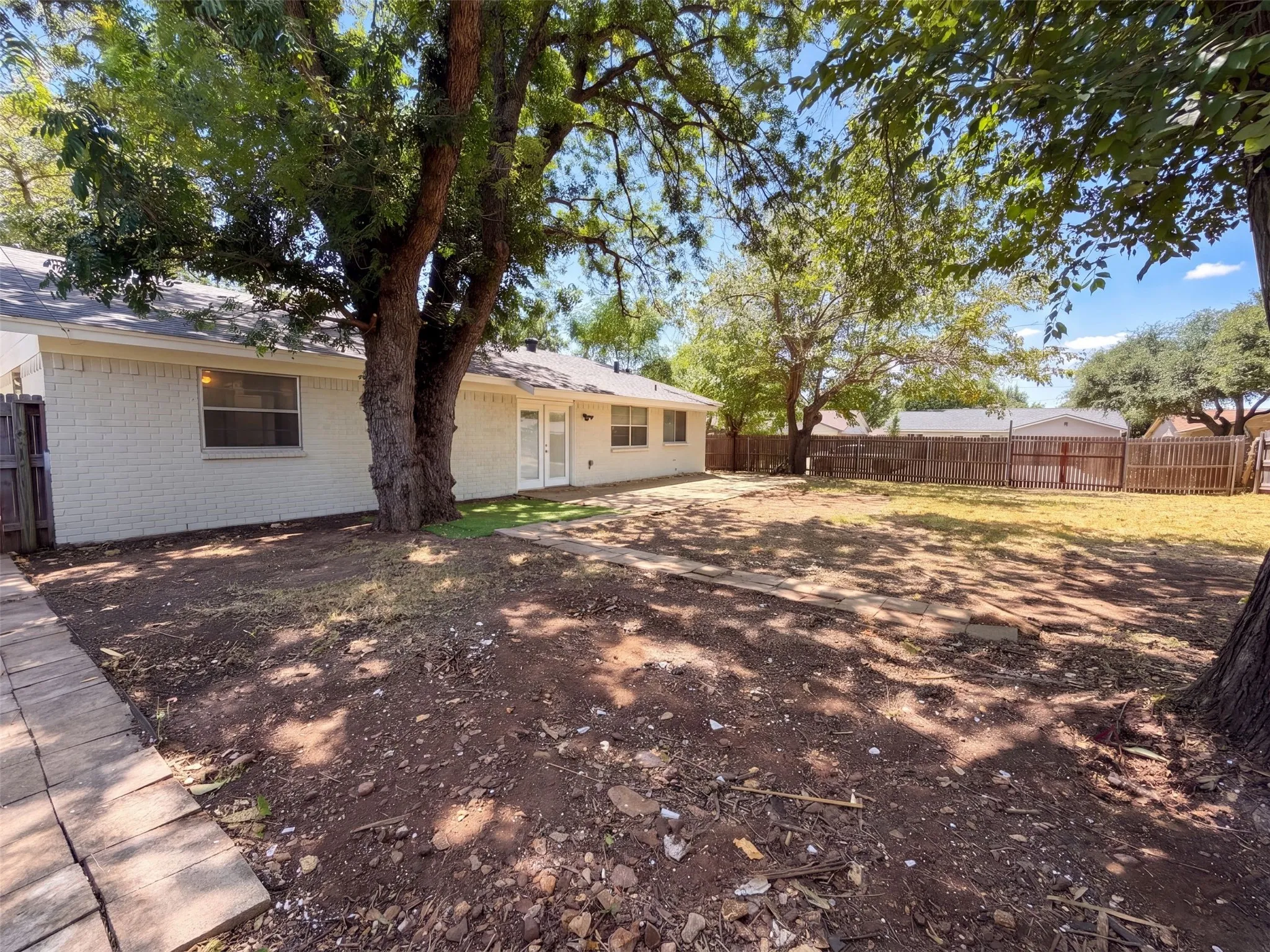 Single Family Residence For Sale in Tarrant County , 6601 Oaklawn Drive, Watauga, Texas 76148, 3 Bedroom, 2 Bathroom, 2 Garage spaces, 1,288 Sqft, built in 1973, mls#21362003, Real Estate Agent in Watauga, Homes For Sale in Tarrant county, Homes For Sale in Watauga, Realtor in Watauga Texas, Real Estate Brokerage Independent Realty Texas, Luminita Cordes Realtor