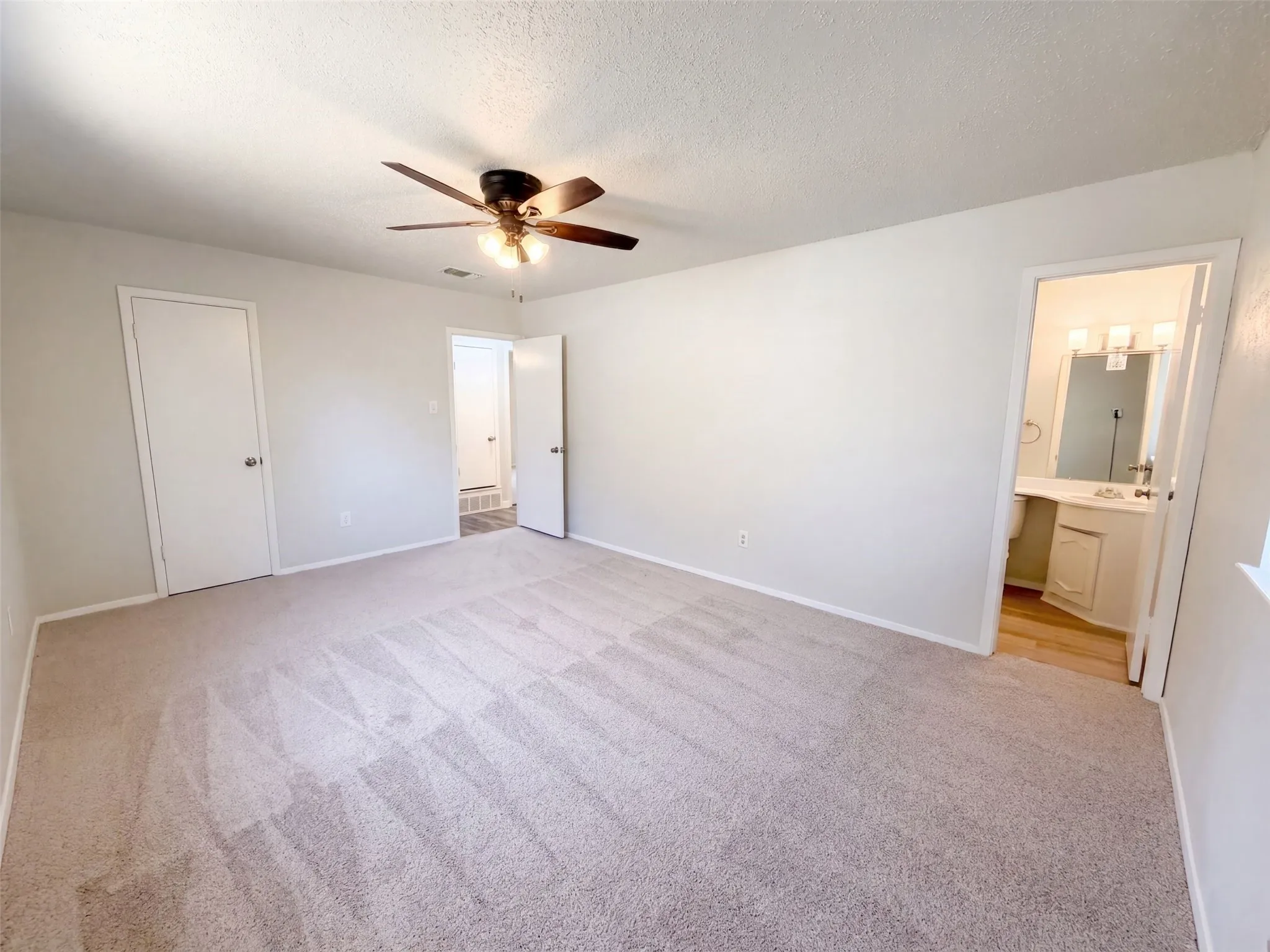 Single Family Residence For Sale in Tarrant County , 6601 Oaklawn Drive, Watauga, Texas 76148, 3 Bedroom, 2 Bathroom, 2 Garage spaces, 1,288 Sqft, built in 1973, mls#21362003, Real Estate Agent in Watauga, Homes For Sale in Tarrant county, Homes For Sale in Watauga, Realtor in Watauga Texas, Real Estate Brokerage Independent Realty Texas, Luminita Cordes Realtor