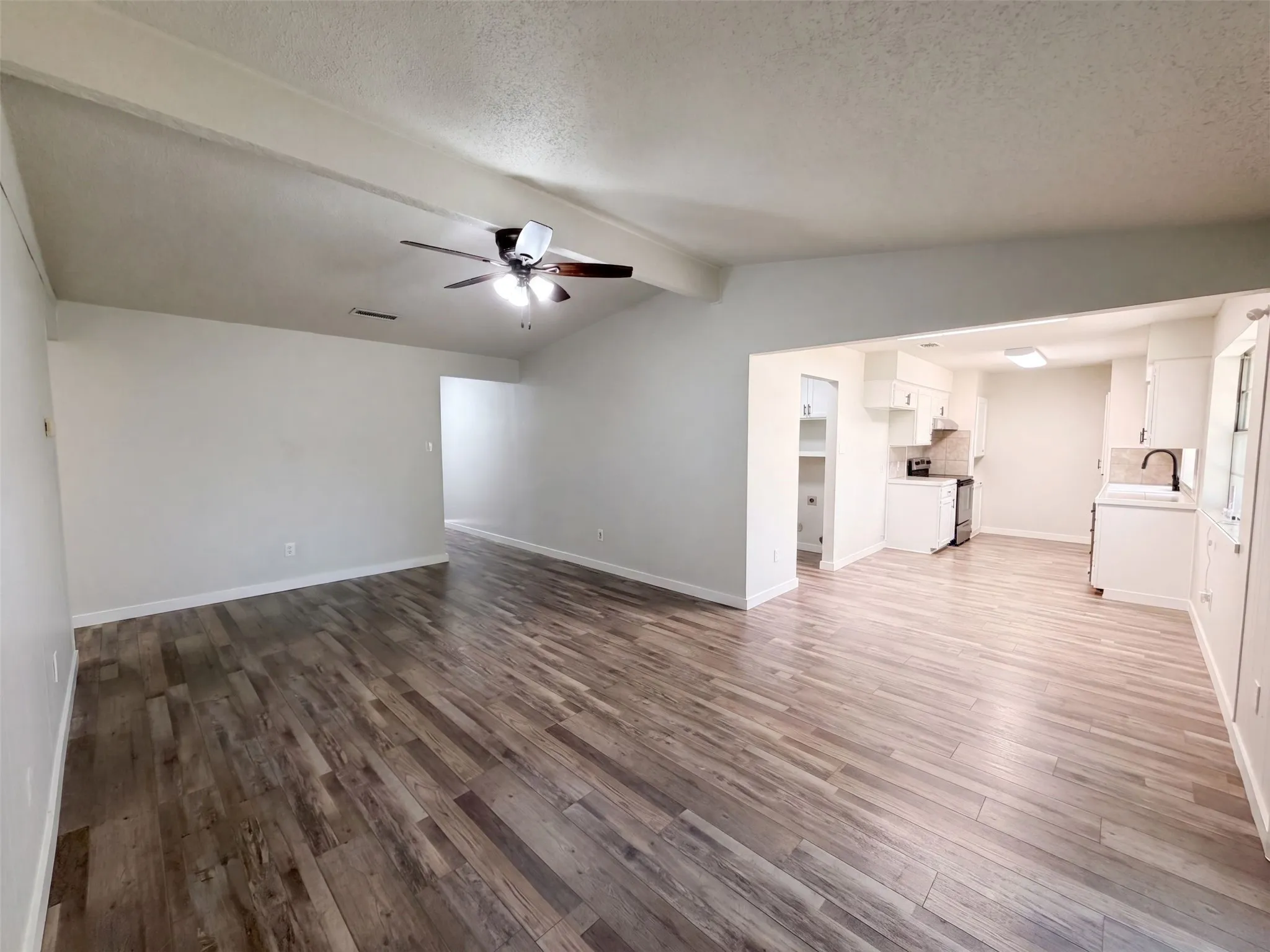 Single Family Residence For Sale in Tarrant County , 6601 Oaklawn Drive, Watauga, Texas 76148, 3 Bedroom, 2 Bathroom, 2 Garage spaces, 1,288 Sqft, built in 1973, mls#21362003, Real Estate Agent in Watauga, Homes For Sale in Tarrant county, Homes For Sale in Watauga, Realtor in Watauga Texas, Real Estate Brokerage Independent Realty Texas, Luminita Cordes Realtor