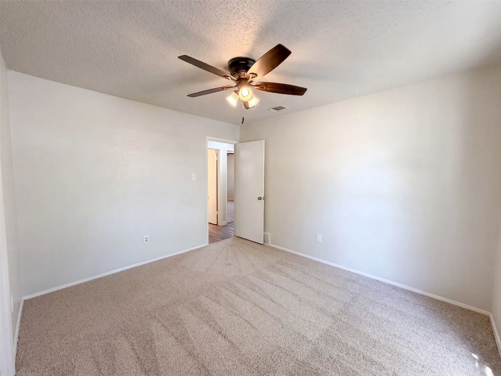 Single Family Residence For Sale in Tarrant County , 6601 Oaklawn Drive, Watauga, Texas 76148, 3 Bedroom, 2 Bathroom, 2 Garage spaces, 1,288 Sqft, built in 1973, mls#21362003, Real Estate Agent in Watauga, Homes For Sale in Tarrant county, Homes For Sale in Watauga, Realtor in Watauga Texas, Real Estate Brokerage Independent Realty Texas, Luminita Cordes Realtor