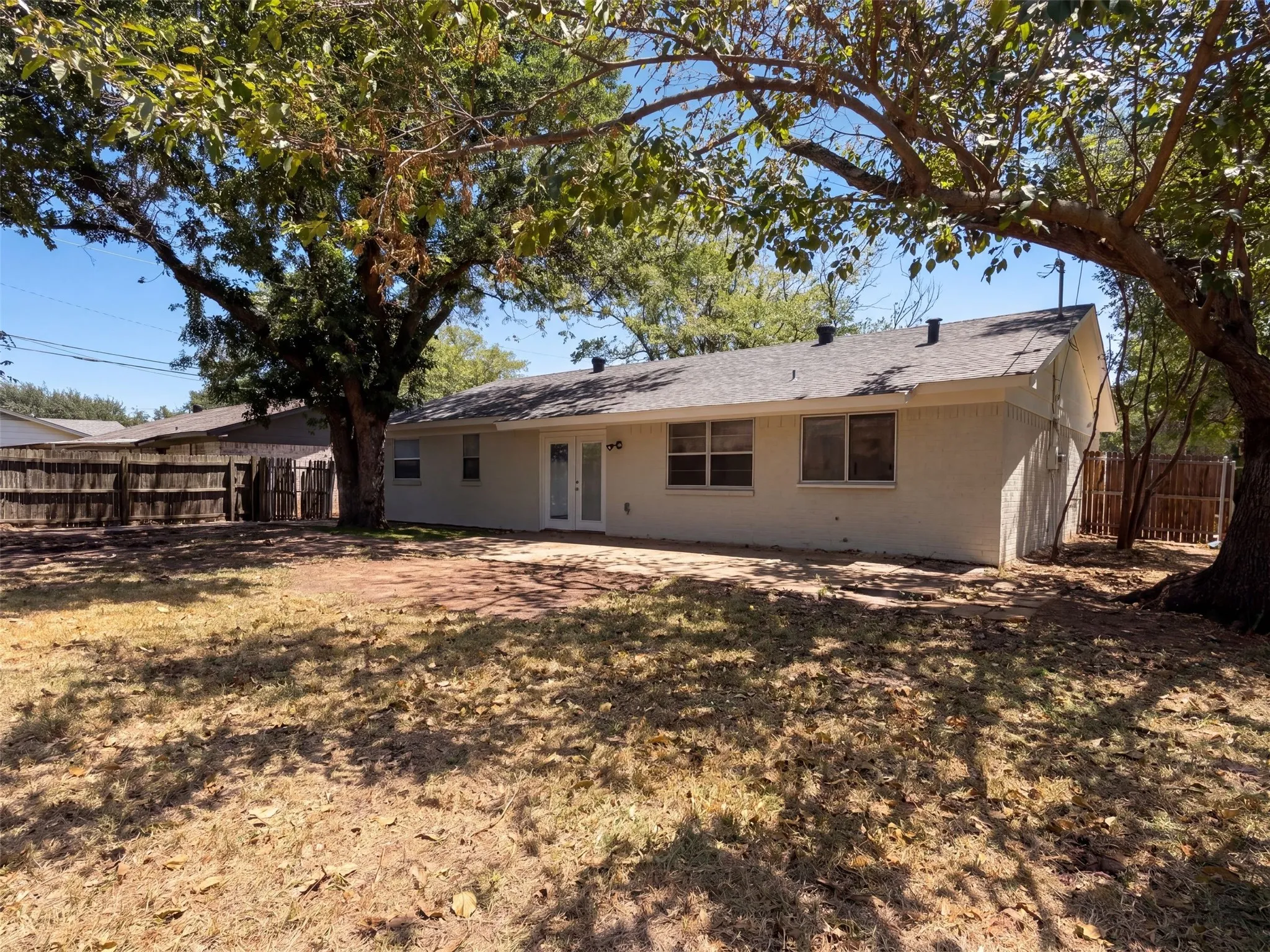 Single Family Residence For Sale in Tarrant County , 6601 Oaklawn Drive, Watauga, Texas 76148, 3 Bedroom, 2 Bathroom, 2 Garage spaces, 1,288 Sqft, built in 1973, mls#21362003, Real Estate Agent in Watauga, Homes For Sale in Tarrant county, Homes For Sale in Watauga, Realtor in Watauga Texas, Real Estate Brokerage Independent Realty Texas, Luminita Cordes Realtor