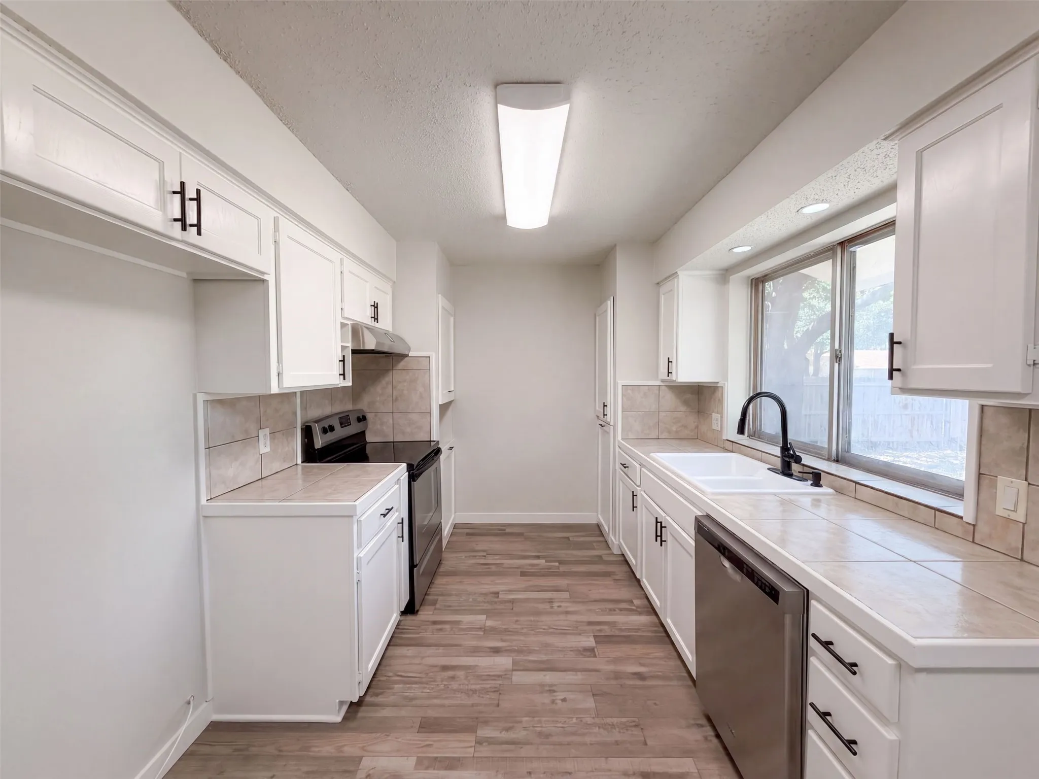 Single Family Residence For Sale in Tarrant County , 6601 Oaklawn Drive, Watauga, Texas 76148, 3 Bedroom, 2 Bathroom, 2 Garage spaces, 1,288 Sqft, built in 1973, mls#21362003, Real Estate Agent in Watauga, Homes For Sale in Tarrant county, Homes For Sale in Watauga, Realtor in Watauga Texas, Real Estate Brokerage Independent Realty Texas, Luminita Cordes Realtor