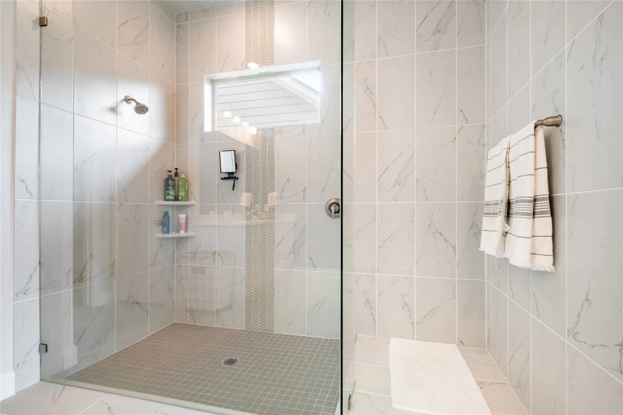 Single Family Residence For Rent in Dallas County , 2207 Santa Monica Drive, Rowlett, Texas 75088, 4 Bedroom, 4 Bathroom, 2 Garage spaces, 3,154 Sqft, built in 2023, mls#21361687, Real Estate Agent in Rowlett, Homes For Rent in Dallas county, Homes For Rent in Rowlett, Realtor in Rowlett Texas, Real Estate Brokerage Independent Realty Texas, Luminita Cordes Realtor