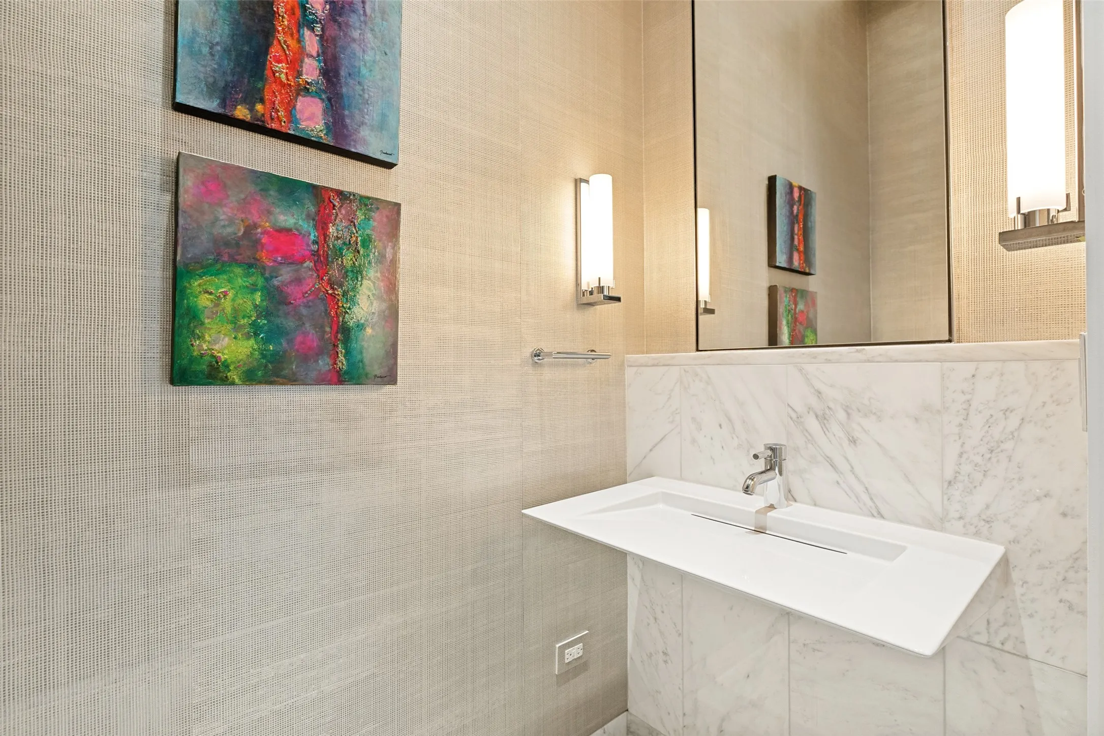 Condominium For Sale in Dallas County , 1918 Olive Street 401, Dallas, Texas 75201, 2 Bedroom, 3 Bathroom, 3 Garage spaces, 4,252 Sqft, built in 2012, mls#21349781, Real Estate Agent in Dallas, Homes For Sale in Dallas county, Homes For Sale in Dallas, Realtor in Dallas Texas, Real Estate Brokerage Independent Realty Texas, Luminita Cordes Realtor
