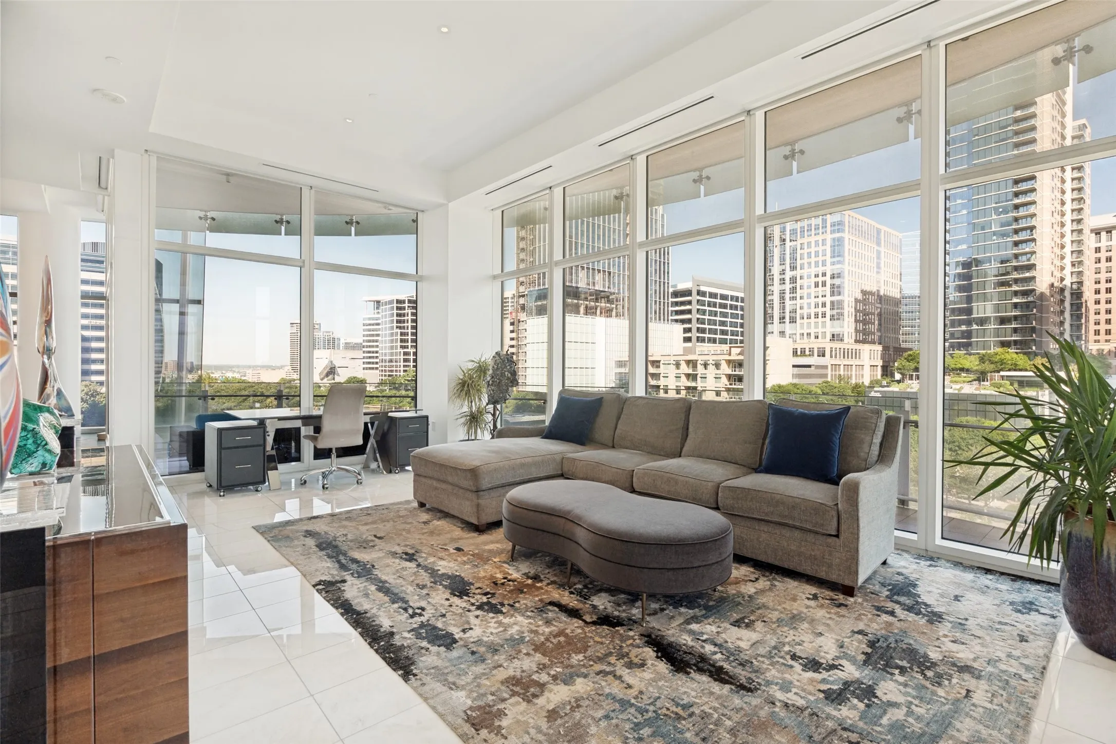 Condominium For Sale in Dallas County , 1918 Olive Street 401, Dallas, Texas 75201, 2 Bedroom, 3 Bathroom, 3 Garage spaces, 4,252 Sqft, built in 2012, mls#21349781, Real Estate Agent in Dallas, Homes For Sale in Dallas county, Homes For Sale in Dallas, Realtor in Dallas Texas, Real Estate Brokerage Independent Realty Texas, Luminita Cordes Realtor