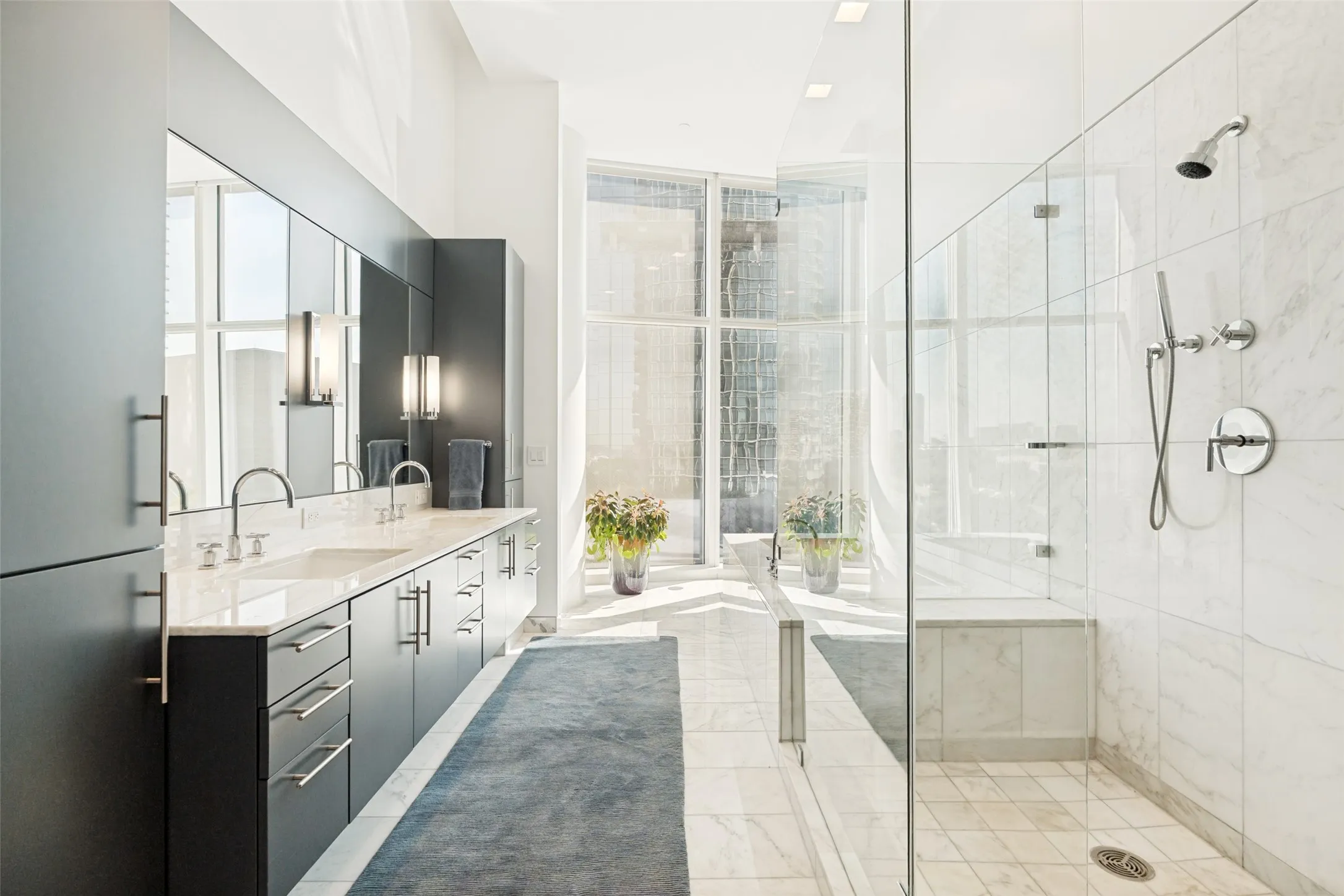 Condominium For Sale in Dallas County , 1918 Olive Street 401, Dallas, Texas 75201, 2 Bedroom, 3 Bathroom, 3 Garage spaces, 4,252 Sqft, built in 2012, mls#21349781, Real Estate Agent in Dallas, Homes For Sale in Dallas county, Homes For Sale in Dallas, Realtor in Dallas Texas, Real Estate Brokerage Independent Realty Texas, Luminita Cordes Realtor