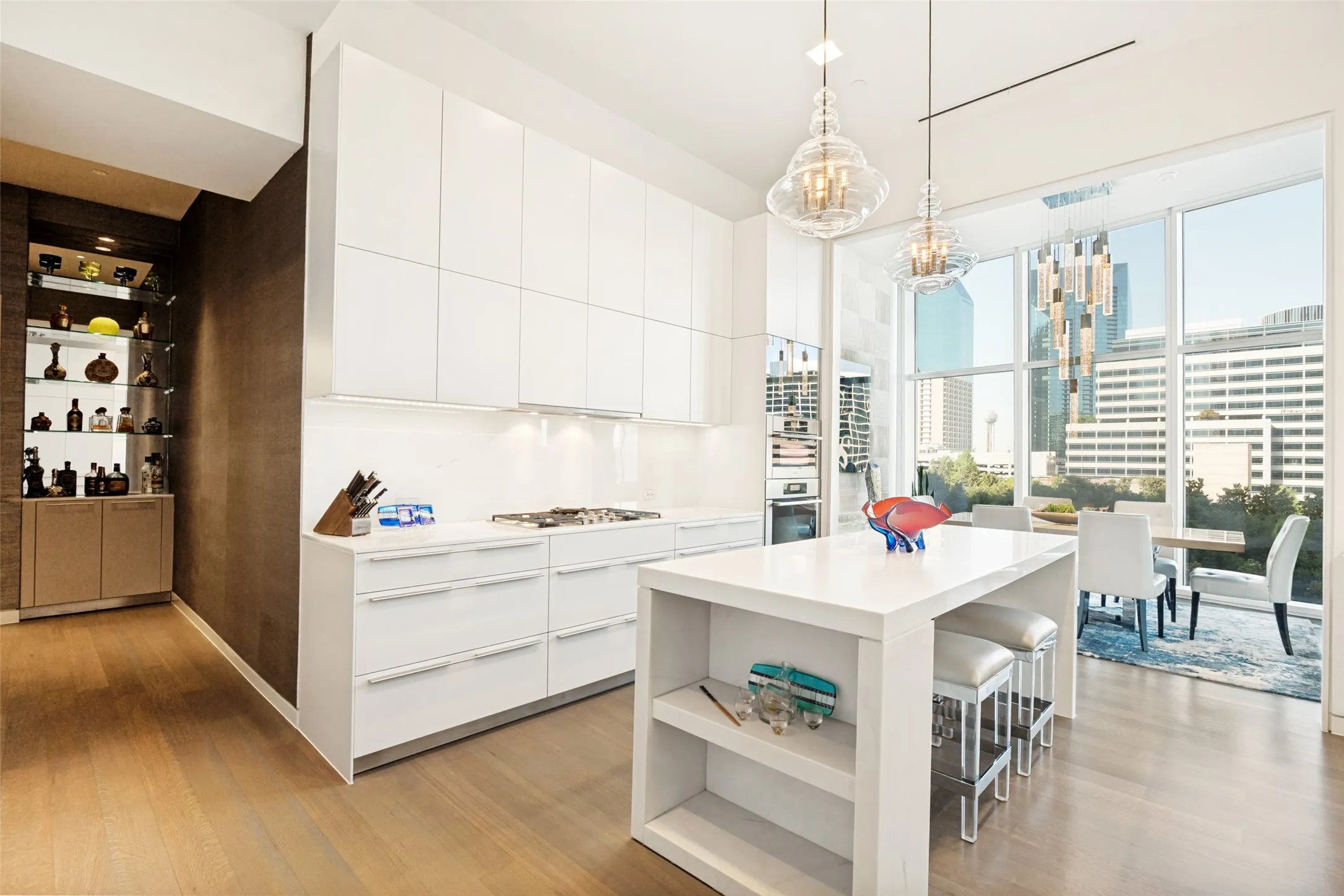 Condominium For Sale in Dallas County , 1918 Olive Street 401, Dallas, Texas 75201, 2 Bedroom, 3 Bathroom, 3 Garage spaces, 4,252 Sqft, built in 2012, mls#21349781, Real Estate Agent in Dallas, Homes For Sale in Dallas county, Homes For Sale in Dallas, Realtor in Dallas Texas, Real Estate Brokerage Independent Realty Texas, Luminita Cordes Realtor