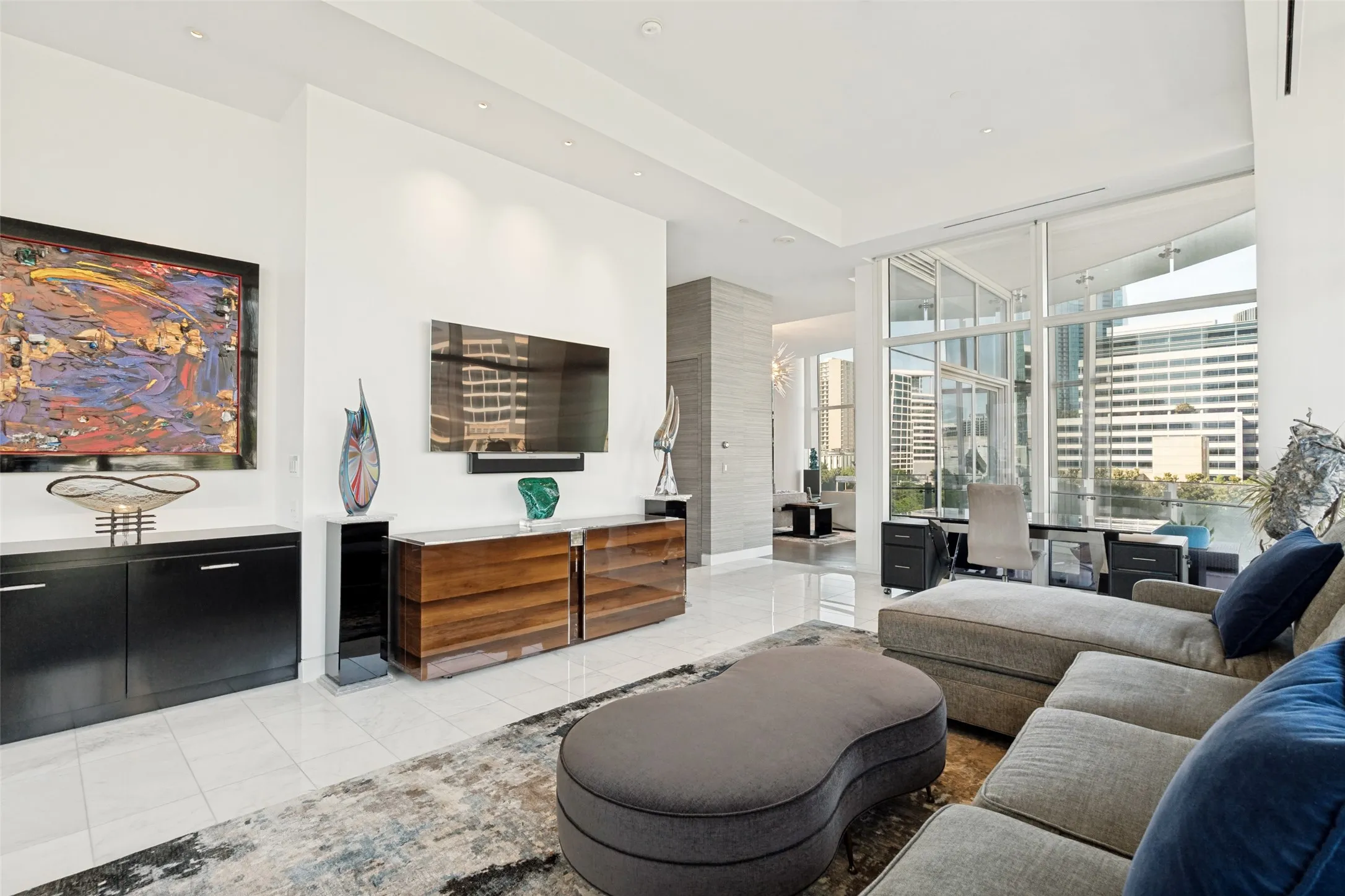 Condominium For Sale in Dallas County , 1918 Olive Street 401, Dallas, Texas 75201, 2 Bedroom, 3 Bathroom, 3 Garage spaces, 4,252 Sqft, built in 2012, mls#21349781, Real Estate Agent in Dallas, Homes For Sale in Dallas county, Homes For Sale in Dallas, Realtor in Dallas Texas, Real Estate Brokerage Independent Realty Texas, Luminita Cordes Realtor