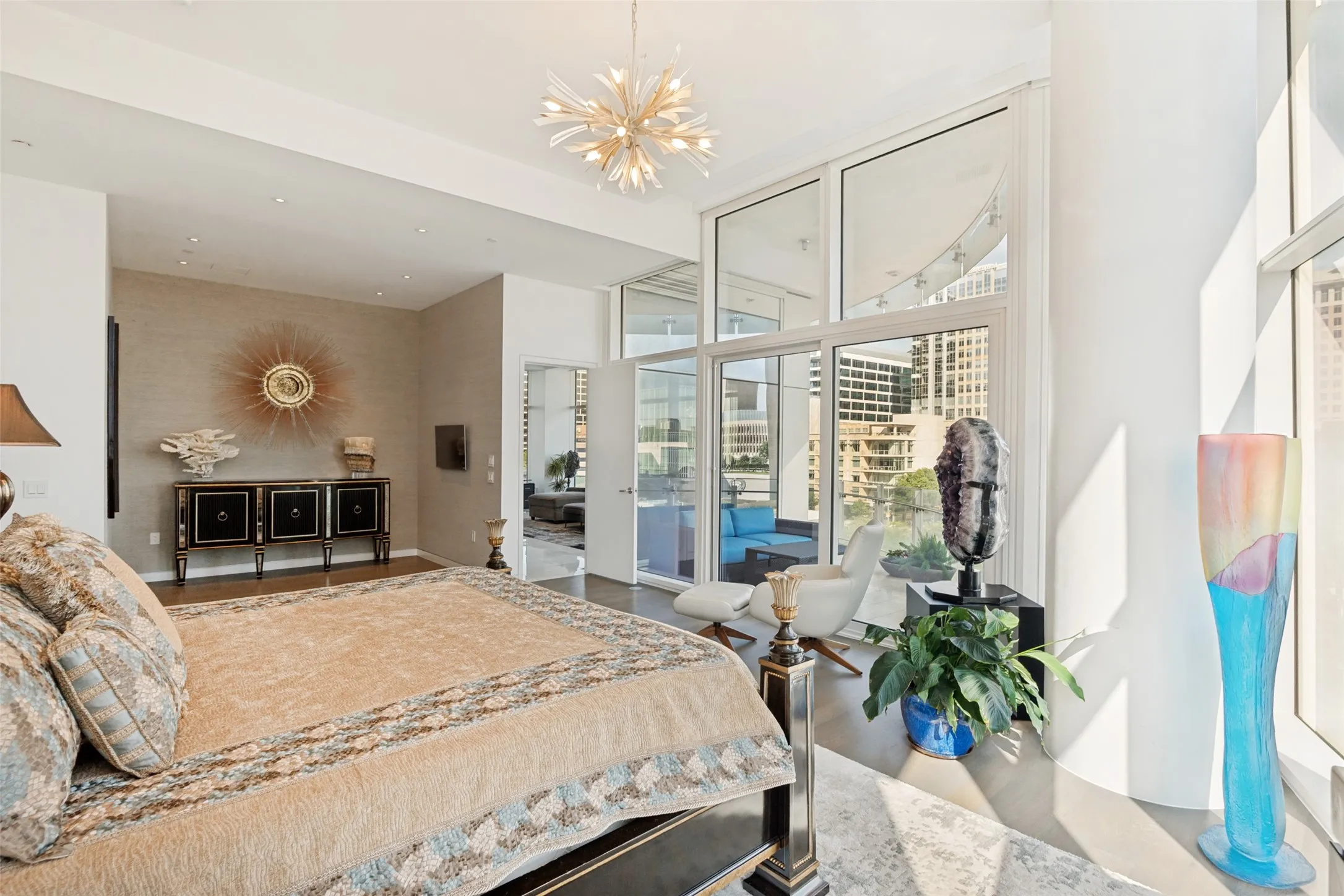 Condominium For Sale in Dallas County , 1918 Olive Street 401, Dallas, Texas 75201, 2 Bedroom, 3 Bathroom, 3 Garage spaces, 4,252 Sqft, built in 2012, mls#21349781, Real Estate Agent in Dallas, Homes For Sale in Dallas county, Homes For Sale in Dallas, Realtor in Dallas Texas, Real Estate Brokerage Independent Realty Texas, Luminita Cordes Realtor