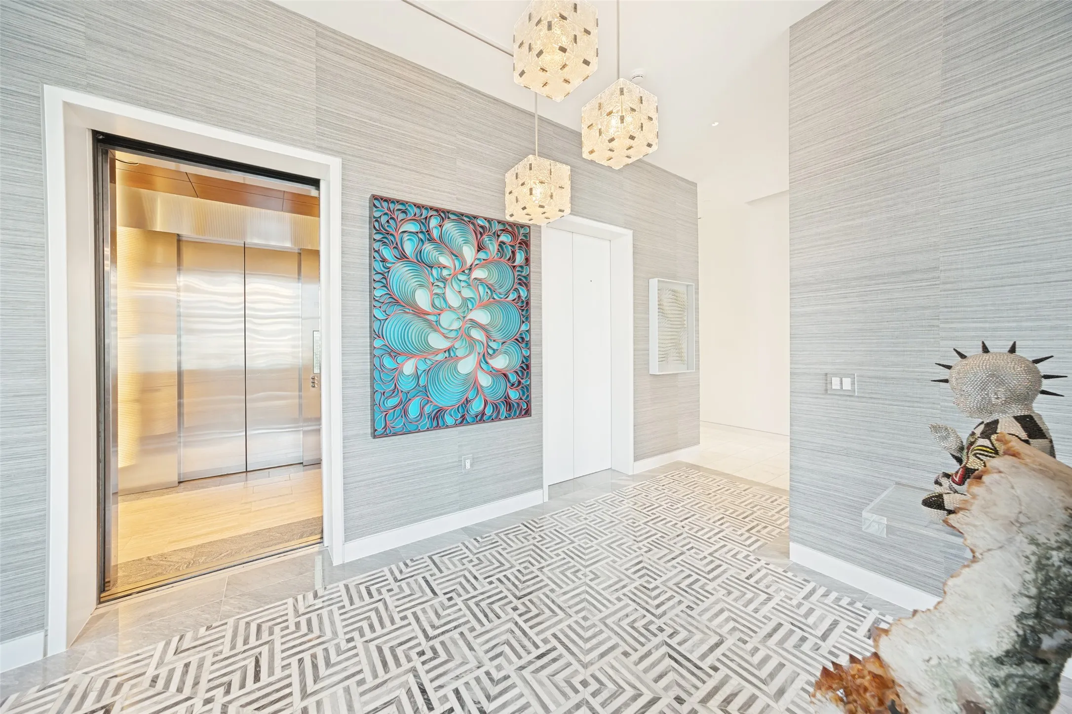 Condominium For Sale in Dallas County , 1918 Olive Street 401, Dallas, Texas 75201, 2 Bedroom, 3 Bathroom, 3 Garage spaces, 4,252 Sqft, built in 2012, mls#21349781, Real Estate Agent in Dallas, Homes For Sale in Dallas county, Homes For Sale in Dallas, Realtor in Dallas Texas, Real Estate Brokerage Independent Realty Texas, Luminita Cordes Realtor