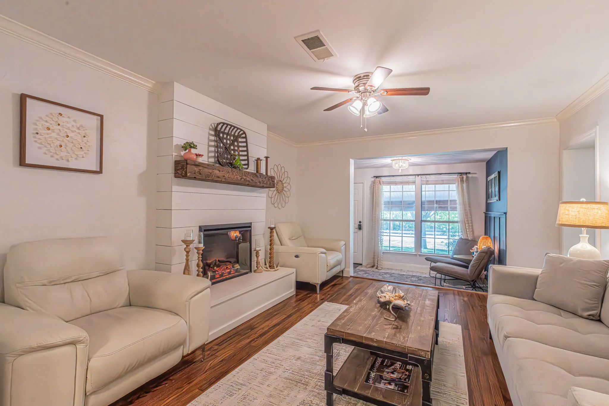 Single Family Residence For Sale in Denton County , 708 Lakeshore Drive, Little Elm, Texas 75068, 3 Bedroom, 2 Bathroom, Garage spaces, 1,750 Sqft, built in 1954, mls#21360811, Real Estate Agent in Little Elm, Homes For Sale in Denton county, Homes For Sale in Little Elm, Realtor in Little Elm Texas, Real Estate Brokerage Independent Realty Texas, Luminita Cordes Realtor