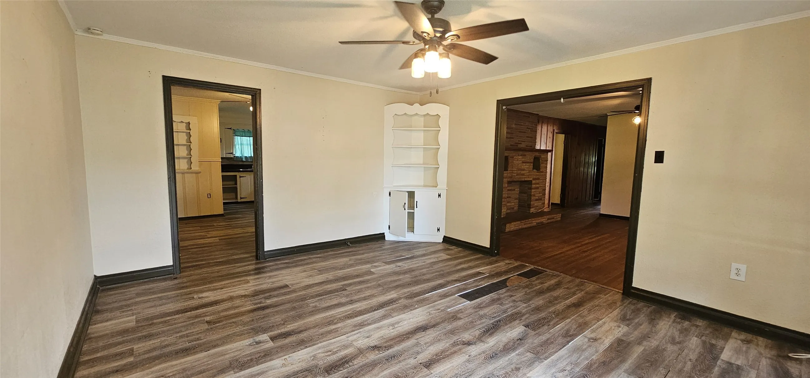 Business For Sale in Van Zandt County , 401 E Pine Street, Edgewood, Texas 75117, 0, 0, Garage spaces, 0 Sqft, built in 1947, mls#21361266, Real Estate Agent in Edgewood, Homes For Sale in Van Zandt county, Homes For Sale in Edgewood, Realtor in Edgewood Texas, Real Estate Brokerage Independent Realty Texas, Luminita Cordes Realtor