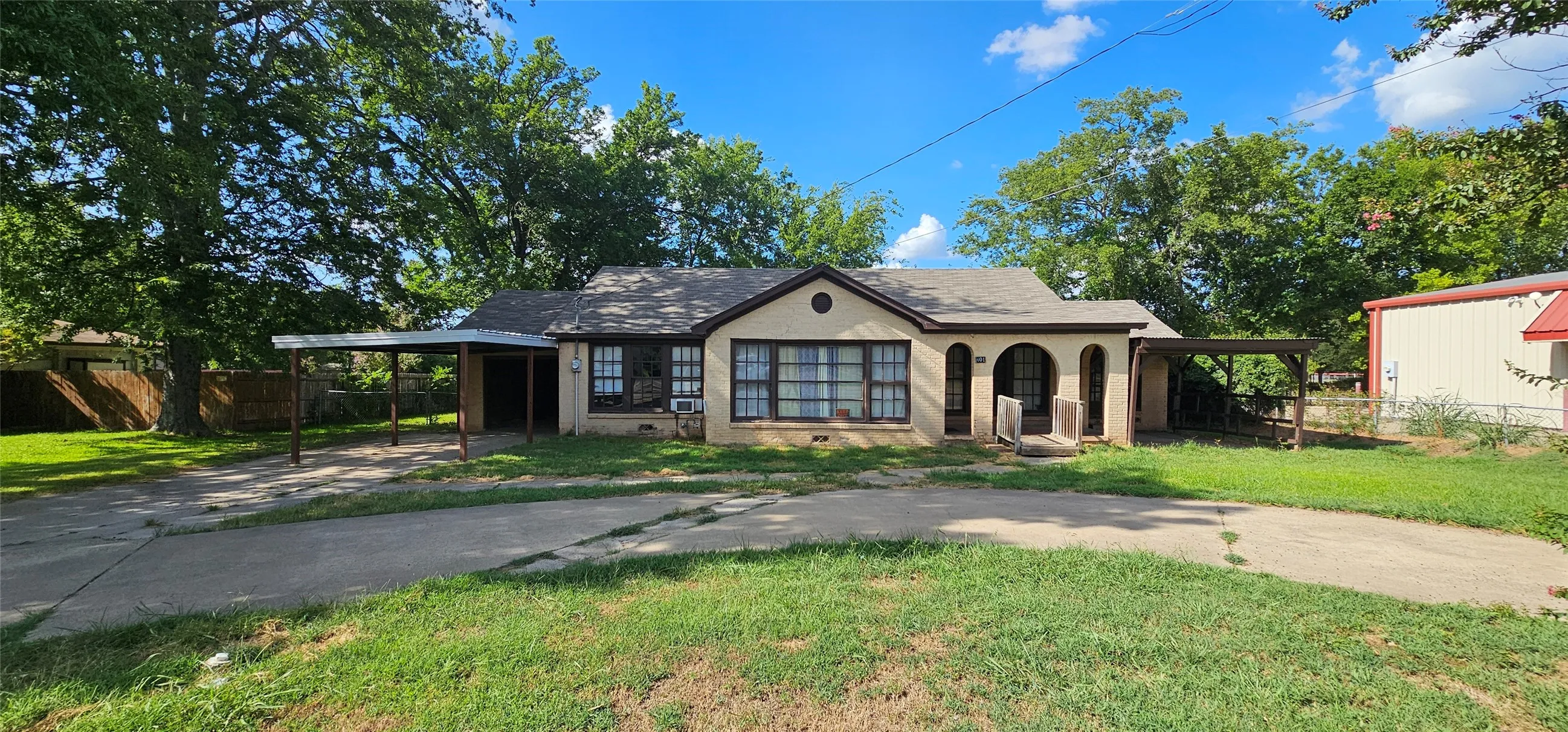 Business For Sale in Van Zandt County , 401 E Pine Street, Edgewood, Texas 75117, 0, 0, Garage spaces, 0 Sqft, built in 1947, mls#21361266, Real Estate Agent in Edgewood, Homes For Sale in Van Zandt county, Homes For Sale in Edgewood, Realtor in Edgewood Texas, Real Estate Brokerage Independent Realty Texas, Luminita Cordes Realtor