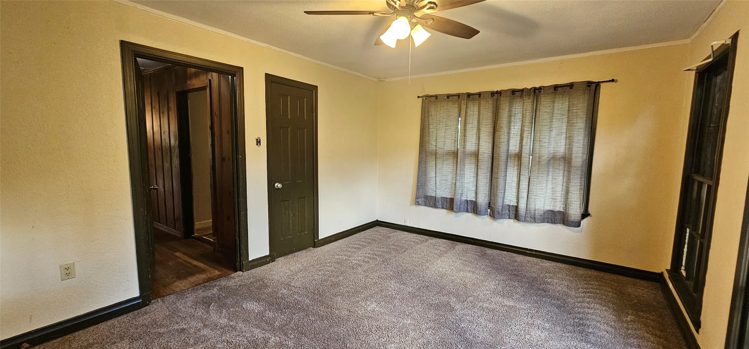 Business For Sale in Van Zandt County , 401 E Pine Street, Edgewood, Texas 75117, 0, 0, Garage spaces, 0 Sqft, built in 1947, mls#21361266, Real Estate Agent in Edgewood, Homes For Sale in Van Zandt county, Homes For Sale in Edgewood, Realtor in Edgewood Texas, Real Estate Brokerage Independent Realty Texas, Luminita Cordes Realtor