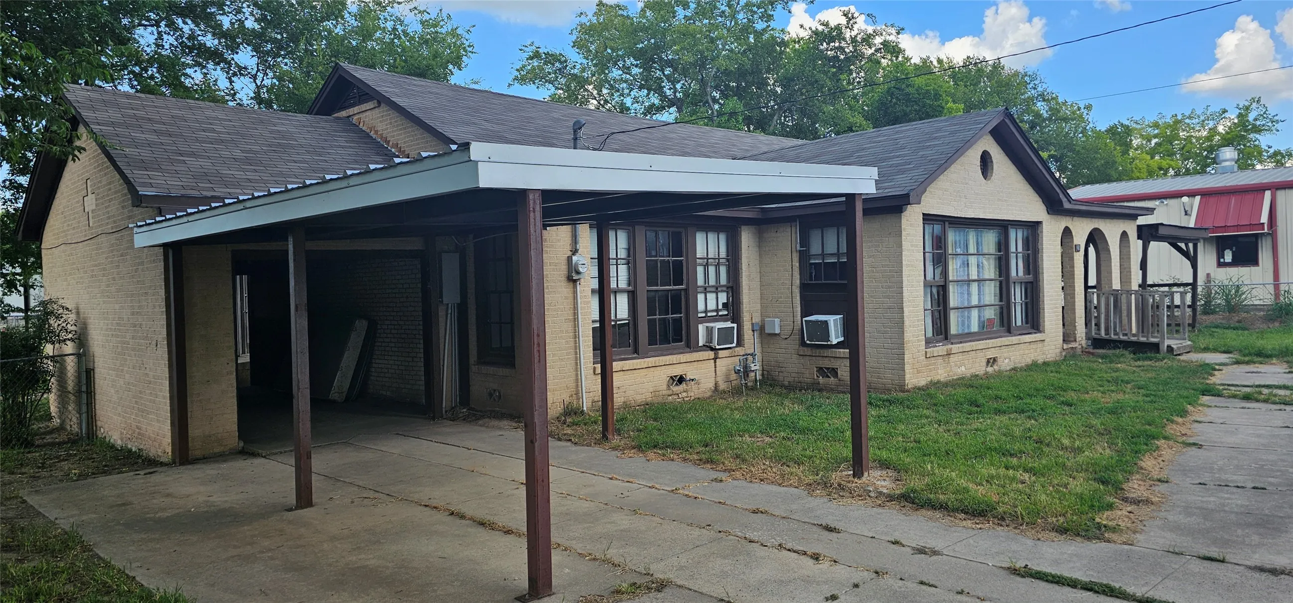 Business For Sale in Van Zandt County , 401 E Pine Street, Edgewood, Texas 75117, 0, 0, Garage spaces, 0 Sqft, built in 1947, mls#21361266, Real Estate Agent in Edgewood, Homes For Sale in Van Zandt county, Homes For Sale in Edgewood, Realtor in Edgewood Texas, Real Estate Brokerage Independent Realty Texas, Luminita Cordes Realtor