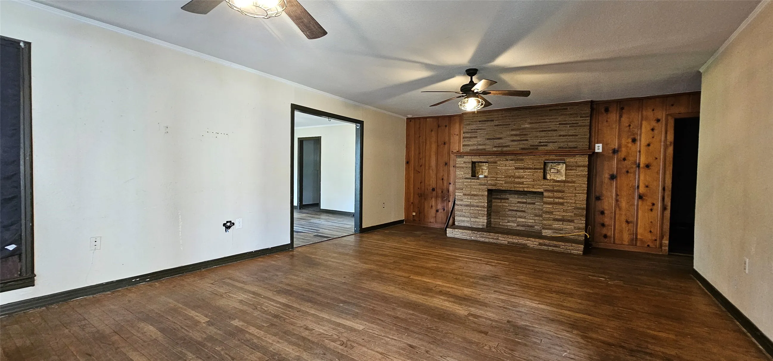 Business For Sale in Van Zandt County , 401 E Pine Street, Edgewood, Texas 75117, 0, 0, Garage spaces, 0 Sqft, built in 1947, mls#21361266, Real Estate Agent in Edgewood, Homes For Sale in Van Zandt county, Homes For Sale in Edgewood, Realtor in Edgewood Texas, Real Estate Brokerage Independent Realty Texas, Luminita Cordes Realtor
