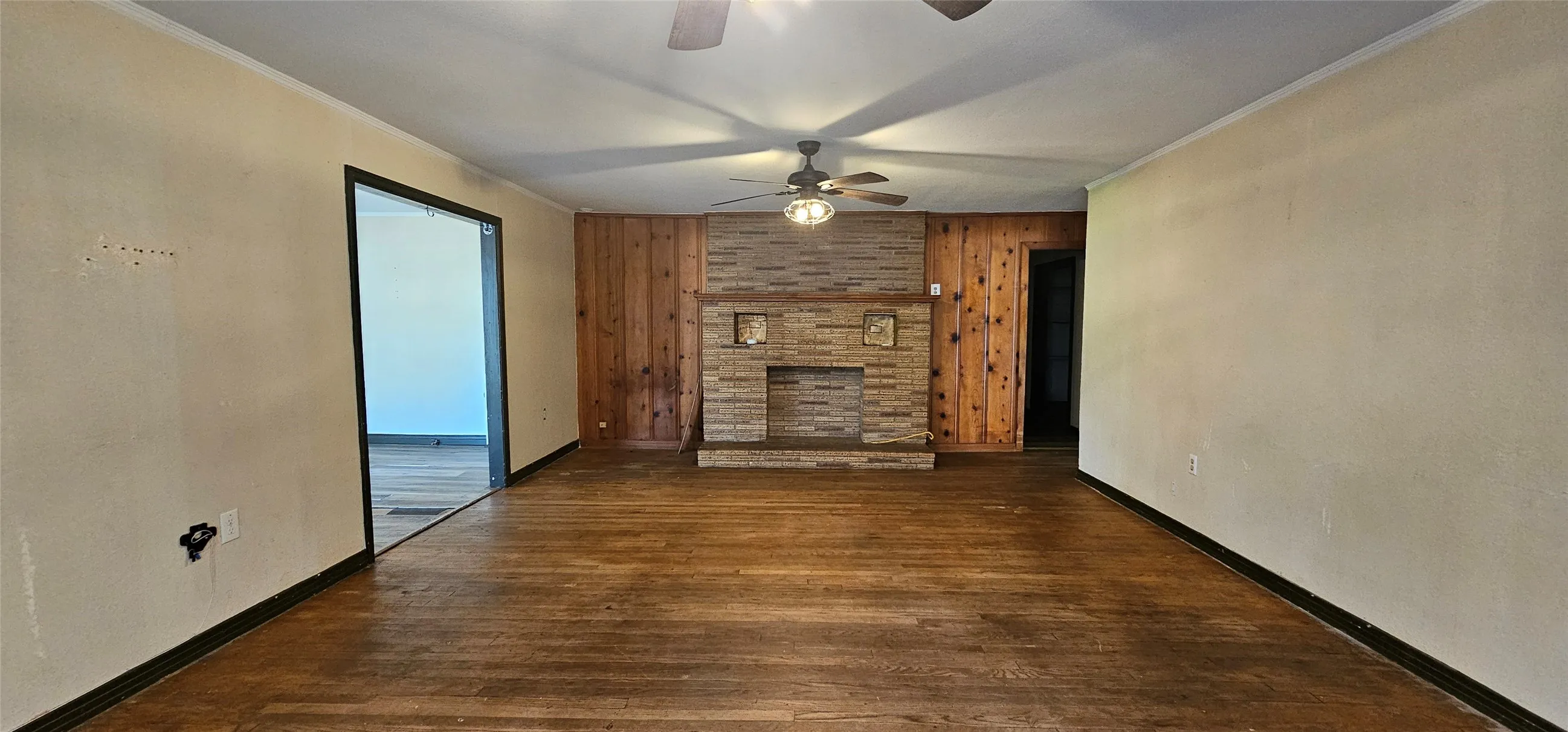Business For Sale in Van Zandt County , 401 E Pine Street, Edgewood, Texas 75117, 0, 0, Garage spaces, 0 Sqft, built in 1947, mls#21361266, Real Estate Agent in Edgewood, Homes For Sale in Van Zandt county, Homes For Sale in Edgewood, Realtor in Edgewood Texas, Real Estate Brokerage Independent Realty Texas, Luminita Cordes Realtor