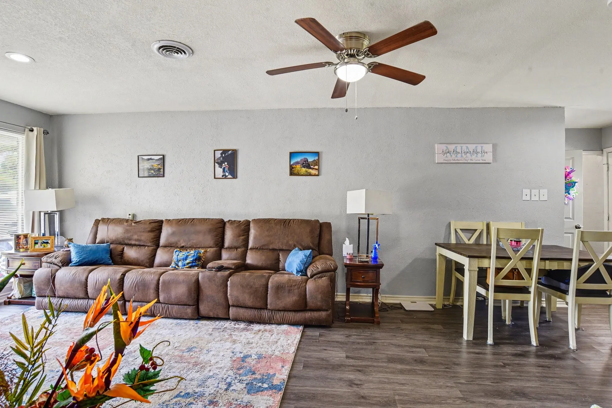 Single Family Residence For Sale in Dallas County , 4760 Salem Drive, Mesquite, Texas 75150, 4 Bedroom, 2 Bathroom, Garage spaces, 1,348 Sqft, built in 1958, mls#21355281, Real Estate Agent in Mesquite, Homes For Sale in Dallas county, Homes For Sale in Mesquite, Realtor in Mesquite Texas, Real Estate Brokerage Independent Realty Texas, Luminita Cordes Realtor