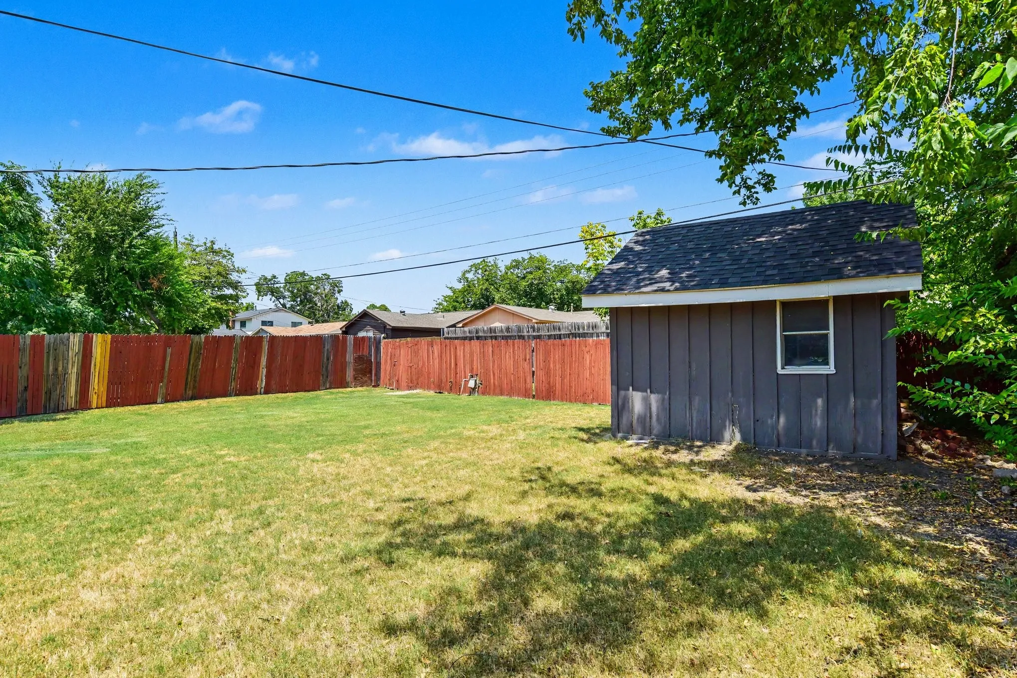 Single Family Residence For Sale in Dallas County , 4760 Salem Drive, Mesquite, Texas 75150, 4 Bedroom, 2 Bathroom, Garage spaces, 1,348 Sqft, built in 1958, mls#21355281, Real Estate Agent in Mesquite, Homes For Sale in Dallas county, Homes For Sale in Mesquite, Realtor in Mesquite Texas, Real Estate Brokerage Independent Realty Texas, Luminita Cordes Realtor