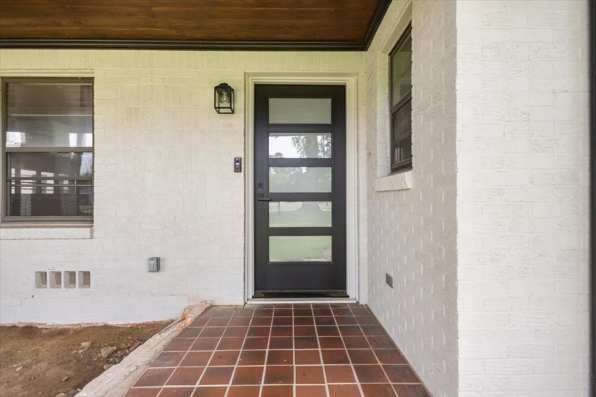 Single Family Residence For Sale in Gregg County , 1007 Lincoln Drive, Longview, Texas 75604, 4 Bedroom, 3 Bathroom, 2 Garage spaces, 3,000 Sqft, built in 1958, Price $390,900, mls#21360755, Real Estate Agent in Longview, Homes For Sale in Gregg county, Homes For Sale in Longview, Realtor in Longview Texas, Real Estate Brokerage Independent Realty Texas, Luminita Cordes Realtor