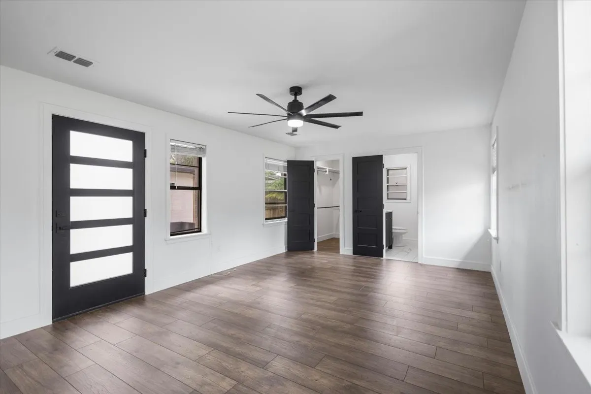 Single Family Residence For Sale in Gregg County , 1007 Lincoln Drive, Longview, Texas 75604, 4 Bedroom, 3 Bathroom, 2 Garage spaces, 3,000 Sqft, built in 1958, Price $390,900, mls#21360755, Real Estate Agent in Longview, Homes For Sale in Gregg county, Homes For Sale in Longview, Realtor in Longview Texas, Real Estate Brokerage Independent Realty Texas, Luminita Cordes Realtor
