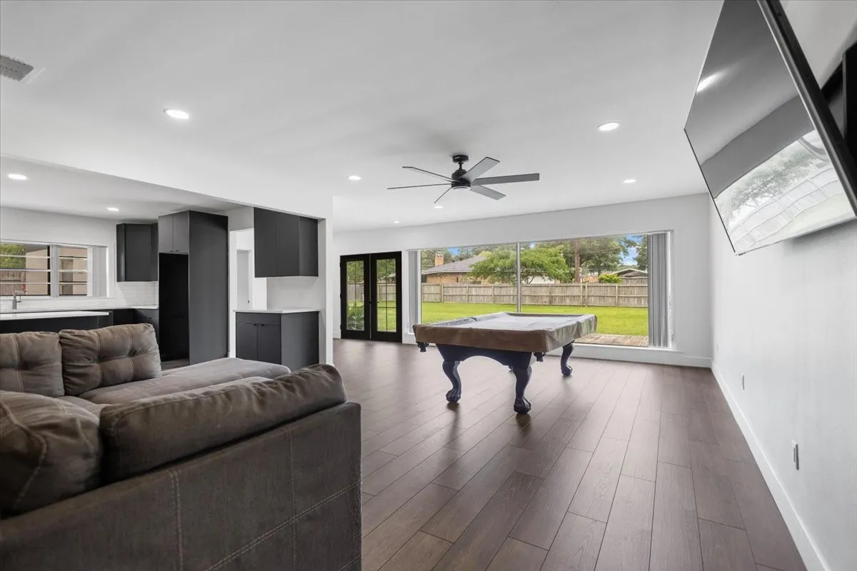Single Family Residence For Sale in Gregg County , 1007 Lincoln Drive, Longview, Texas 75604, 4 Bedroom, 3 Bathroom, 2 Garage spaces, 3,000 Sqft, built in 1958, Price $390,900, mls#21360755, Real Estate Agent in Longview, Homes For Sale in Gregg county, Homes For Sale in Longview, Realtor in Longview Texas, Real Estate Brokerage Independent Realty Texas, Luminita Cordes Realtor