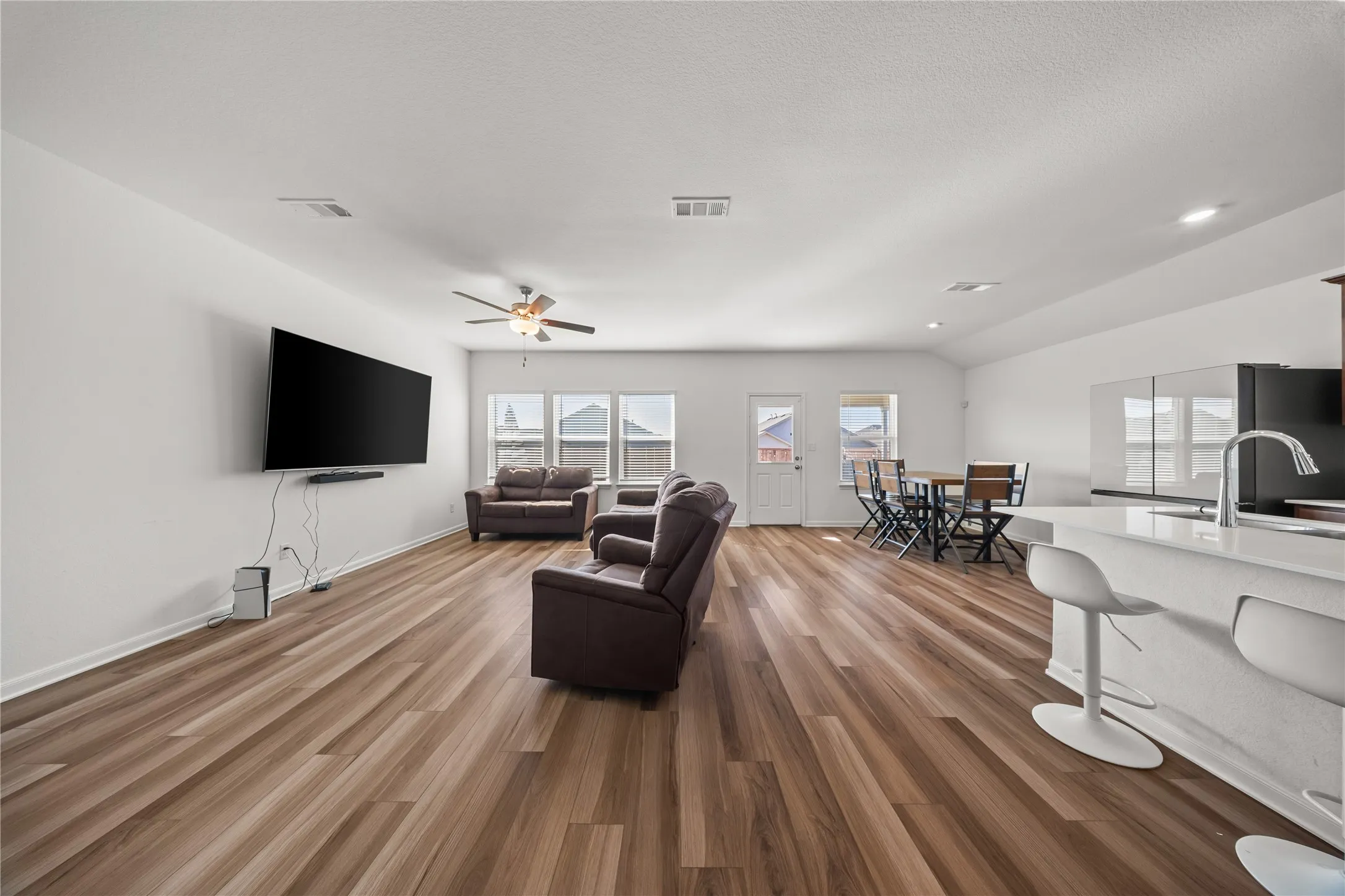 Single Family Residence For Sale in Kaufman County , 1522 Coldwater Way, Crandall, Texas 75114, 4 Bedroom, 4 Bathroom, 2 Garage spaces, 2,264 Sqft, built in 2023, mls#21361882, Real Estate Agent in Crandall, Homes For Sale in Kaufman county, Homes For Sale in Crandall, Realtor in Crandall Texas, Real Estate Brokerage Independent Realty Texas, Luminita Cordes Realtor