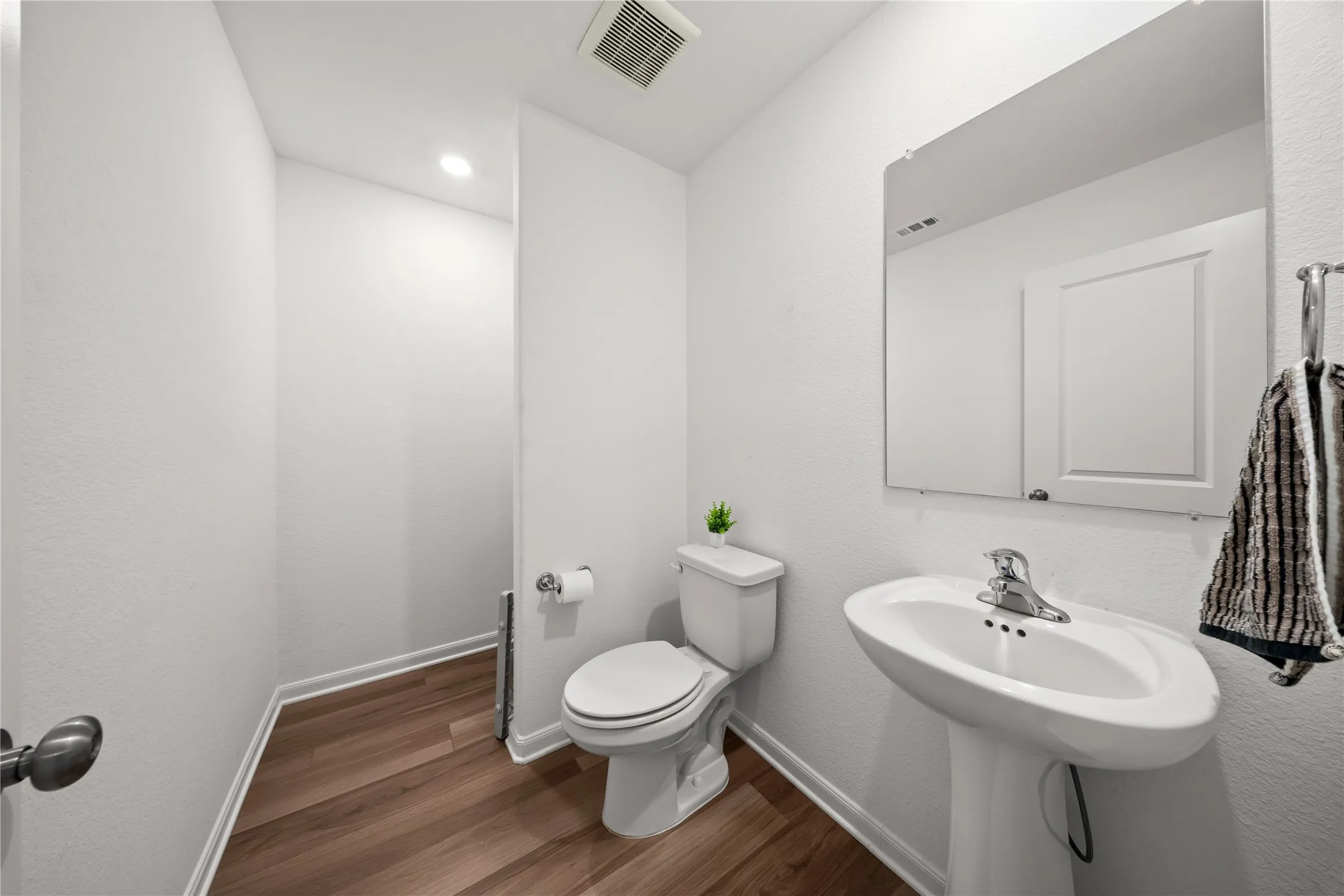 Single Family Residence For Sale in Kaufman County , 1522 Coldwater Way, Crandall, Texas 75114, 4 Bedroom, 4 Bathroom, 2 Garage spaces, 2,264 Sqft, built in 2023, mls#21361882, Real Estate Agent in Crandall, Homes For Sale in Kaufman county, Homes For Sale in Crandall, Realtor in Crandall Texas, Real Estate Brokerage Independent Realty Texas, Luminita Cordes Realtor