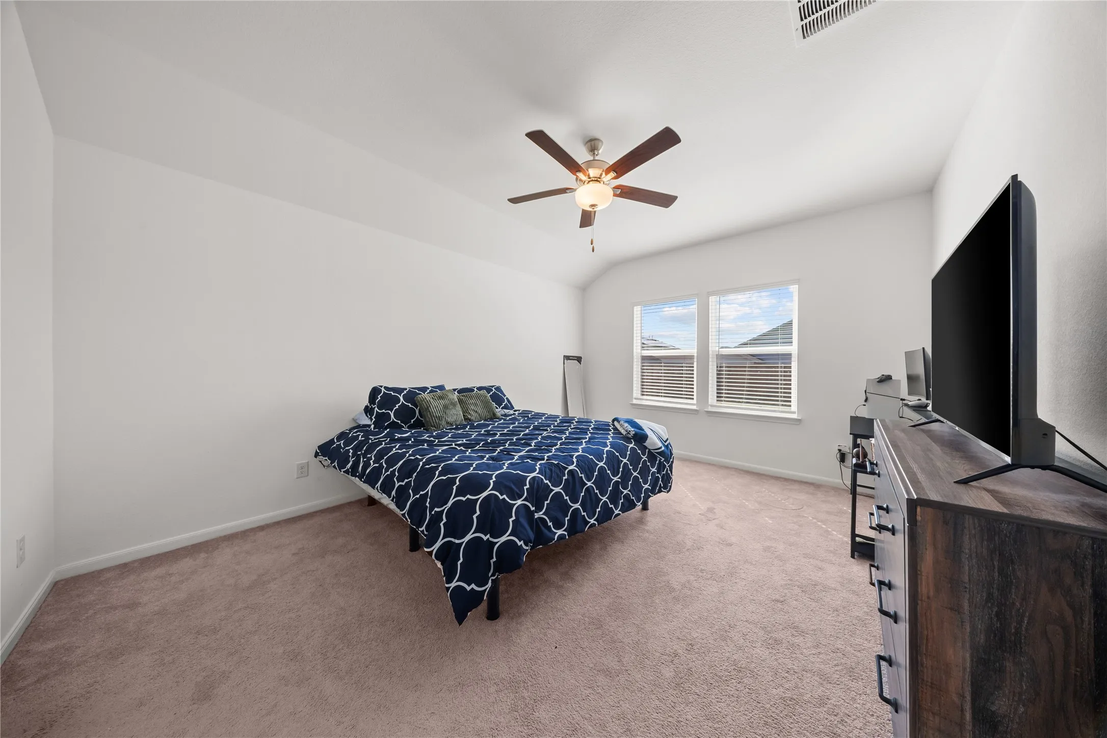 Single Family Residence For Sale in Kaufman County , 1522 Coldwater Way, Crandall, Texas 75114, 4 Bedroom, 4 Bathroom, 2 Garage spaces, 2,264 Sqft, built in 2023, mls#21361882, Real Estate Agent in Crandall, Homes For Sale in Kaufman county, Homes For Sale in Crandall, Realtor in Crandall Texas, Real Estate Brokerage Independent Realty Texas, Luminita Cordes Realtor
